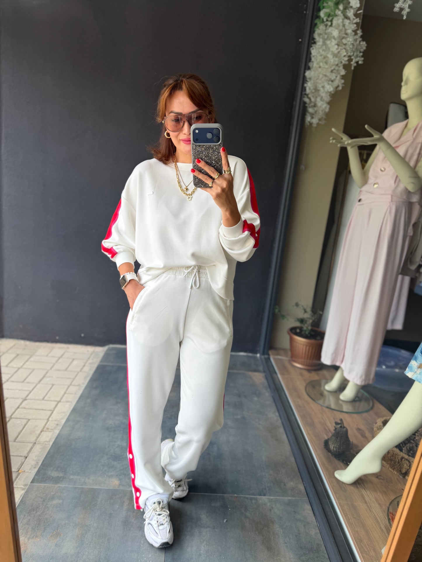 Nuvessa Beyaz Modal Spor Takım
