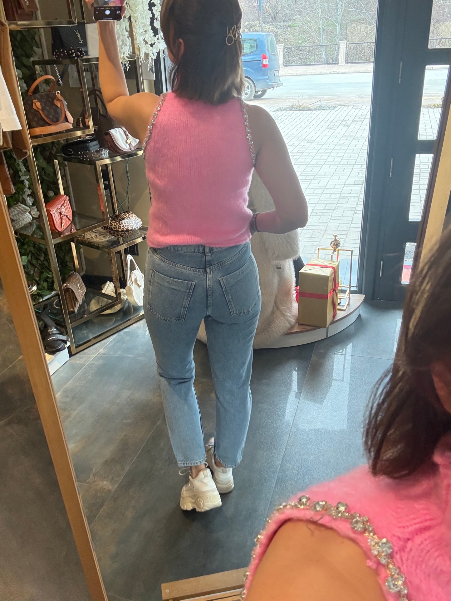 Mata Yırtık Jean