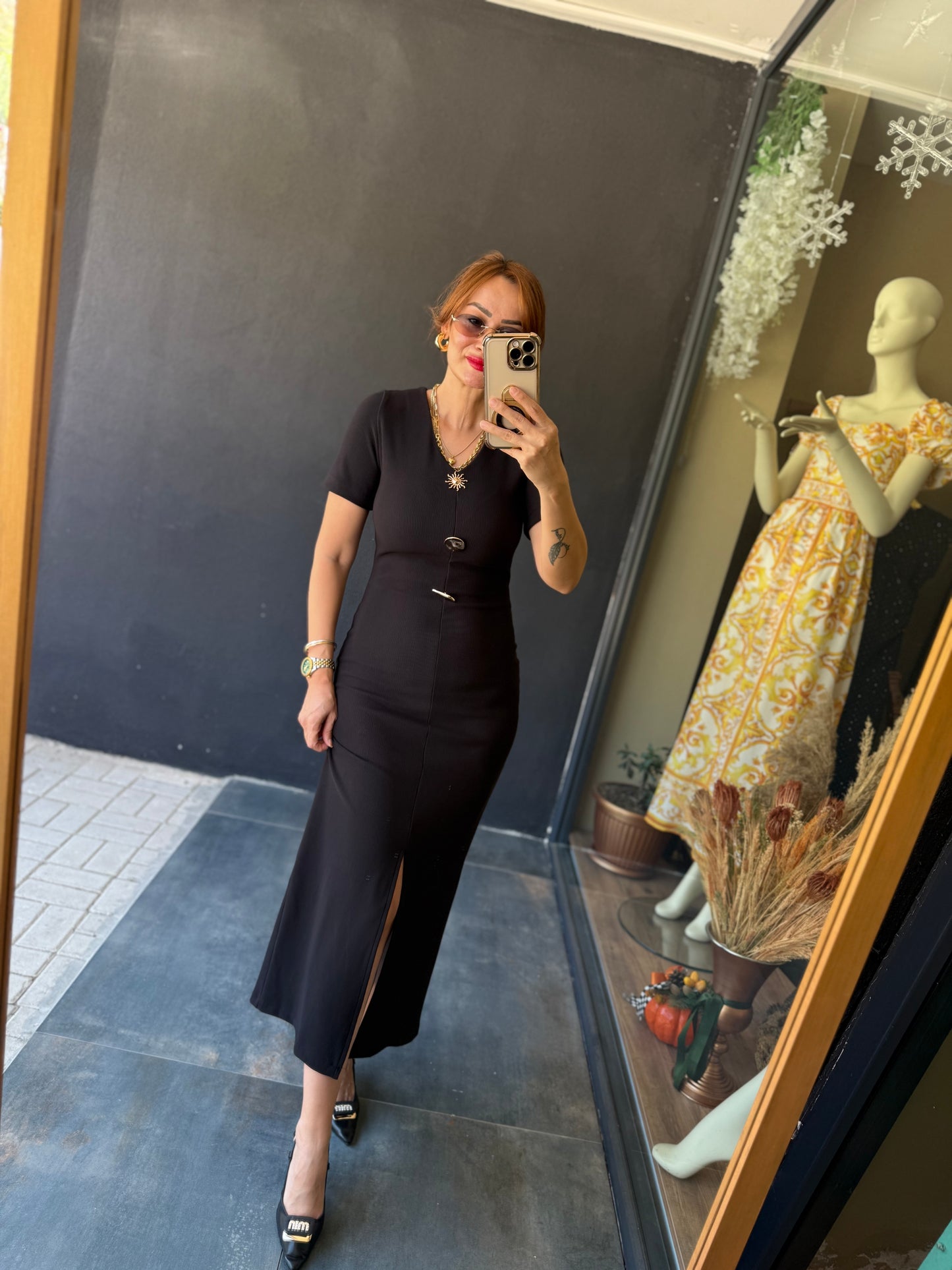 Henna Düğmeli Kısa Kol Siyah Kalem Elbise