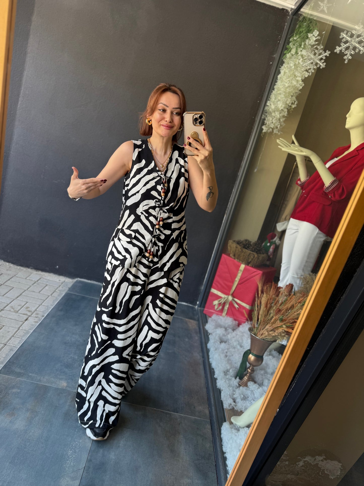 Yakamoz Siyah & Beyaz Keten Takım