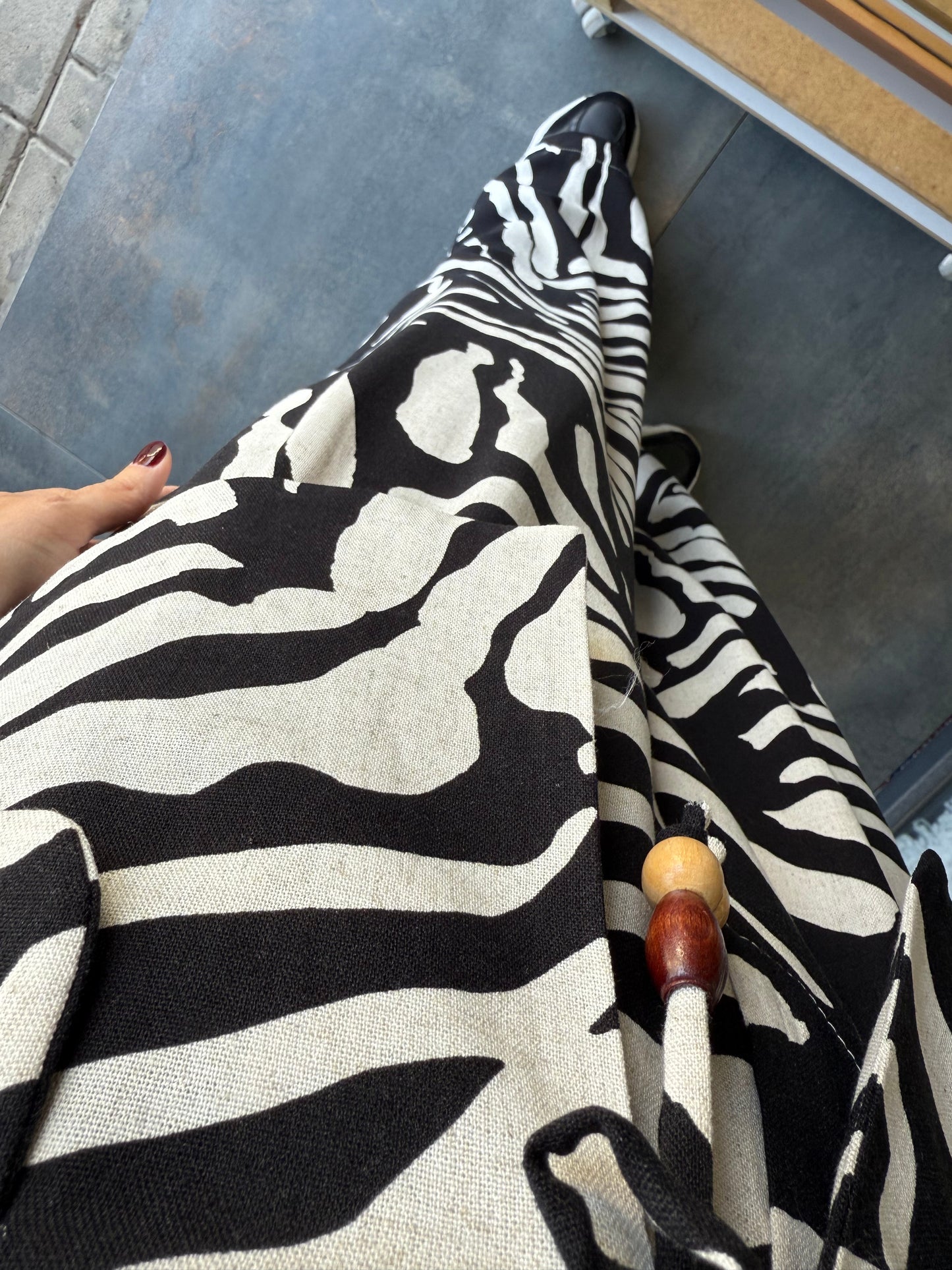 Yakamoz Siyah & Beyaz Keten Takım