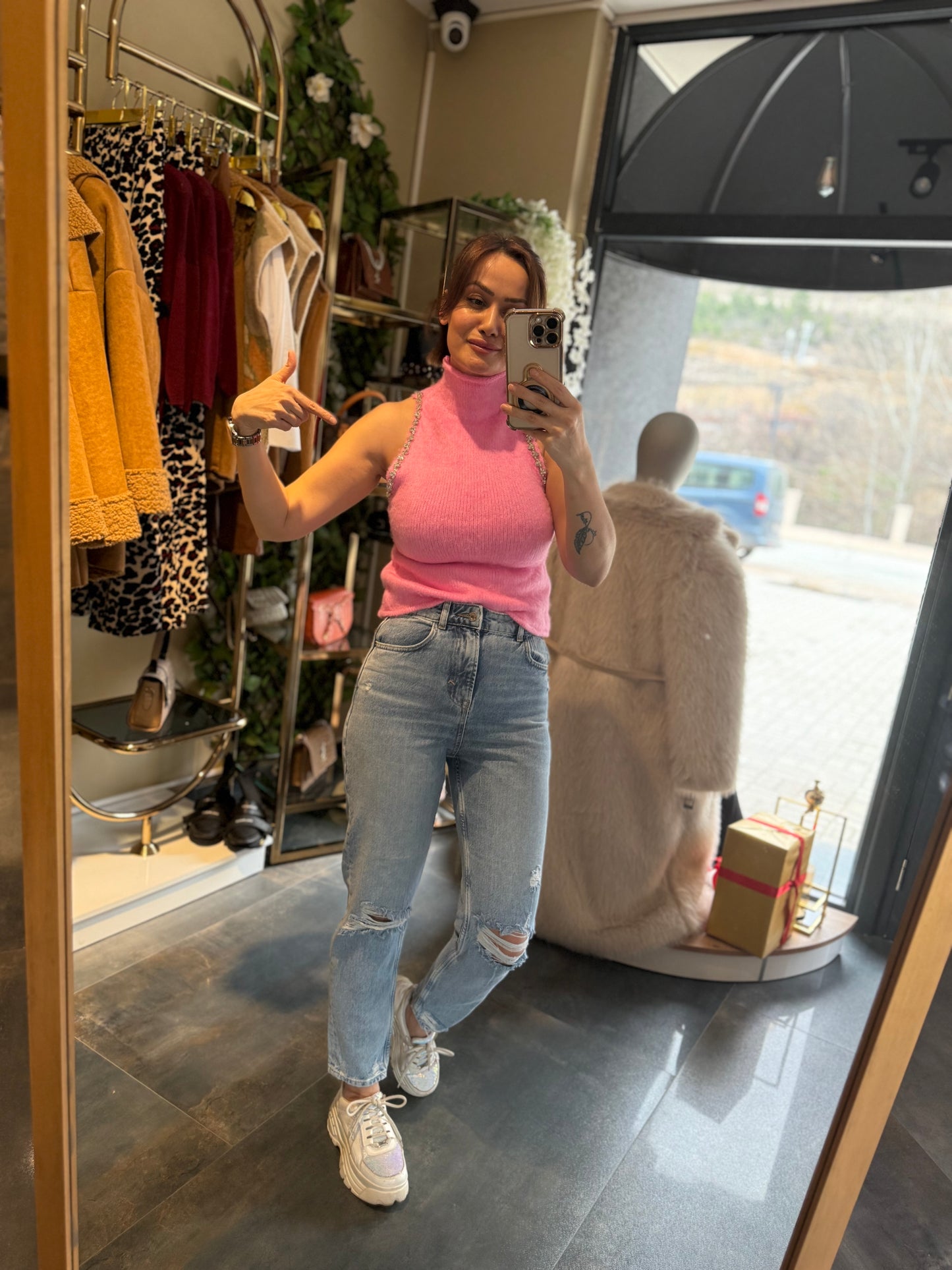 Mata Yırtık Jean
