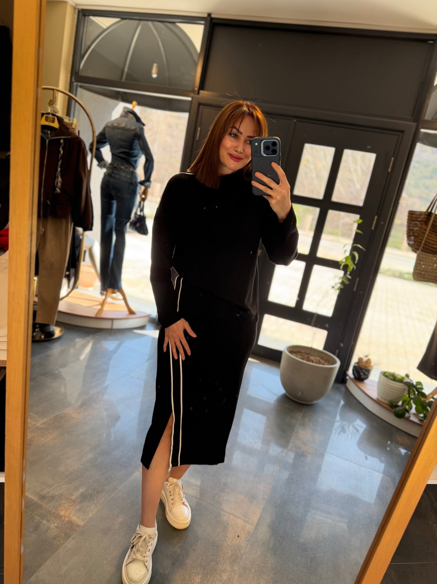 Noche Siyah Beyaz Şeritli Modal Takım