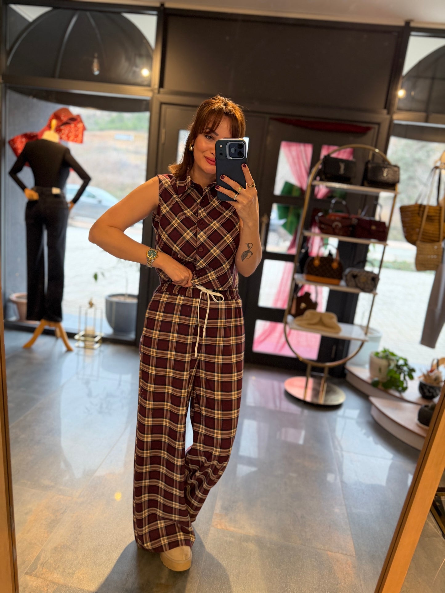 Nerra Bordo Kareli Takım