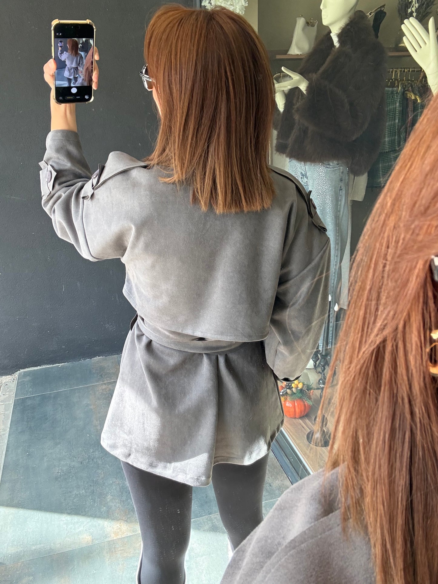 Table Gri Trenchcoat