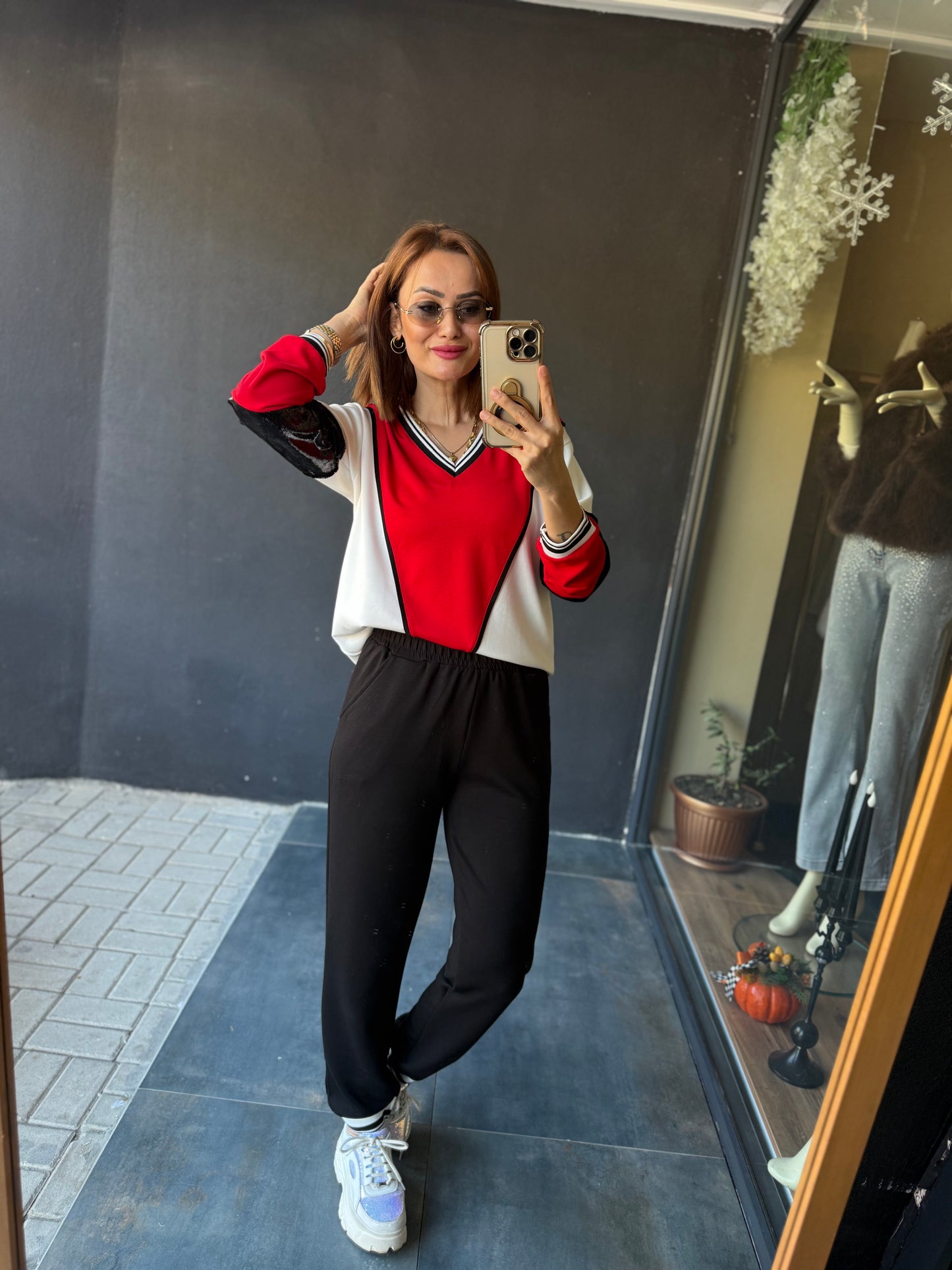 Buka Kırmızı Modal Takım