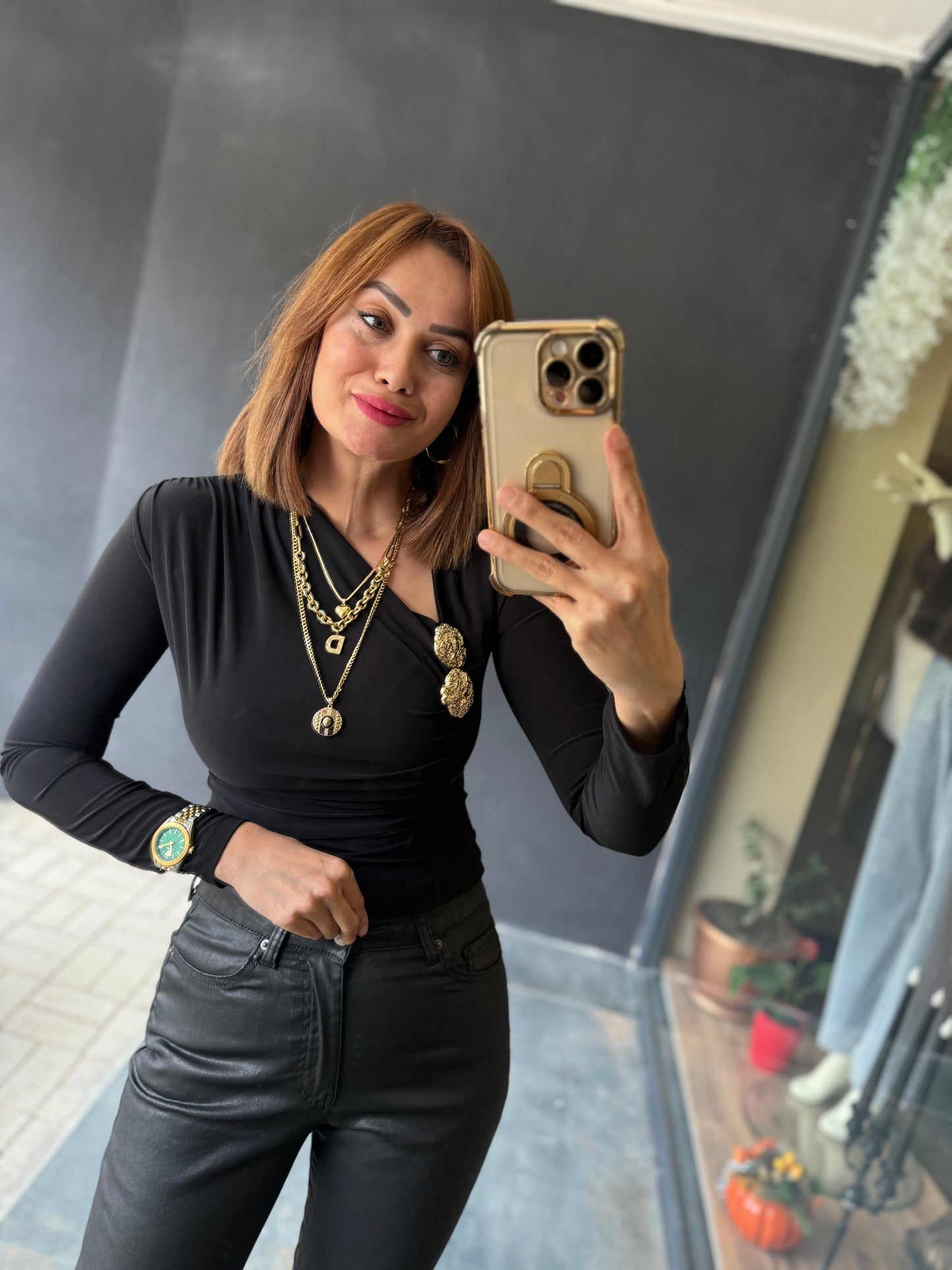 İdeas Siyah Broşlu Bluz