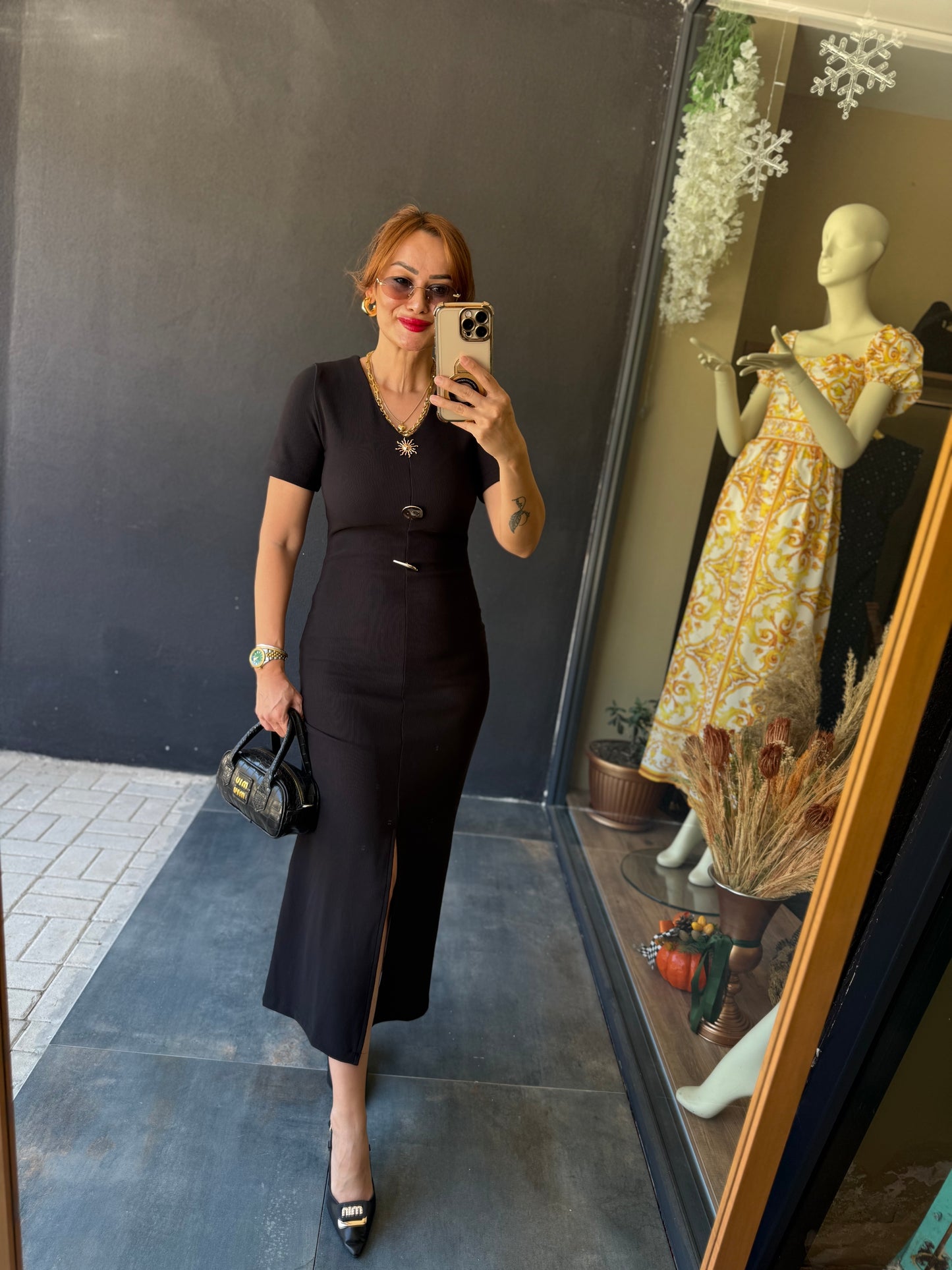 Henna Düğmeli Kısa Kol Siyah Kalem Elbise