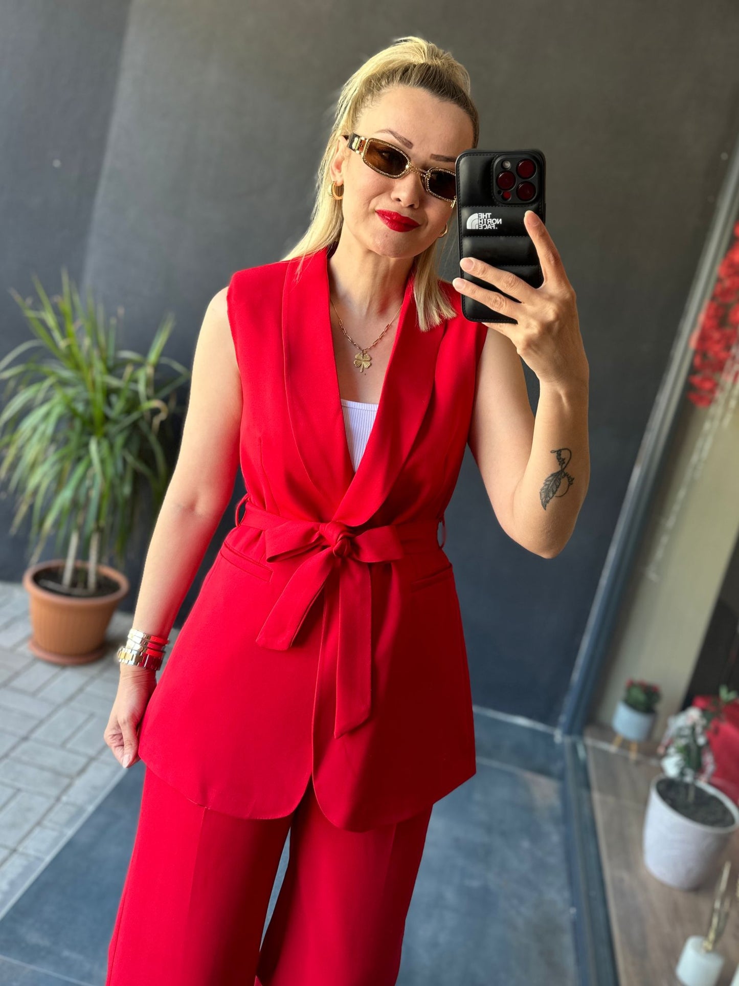 Rachel Kırmızı Yelek Takım