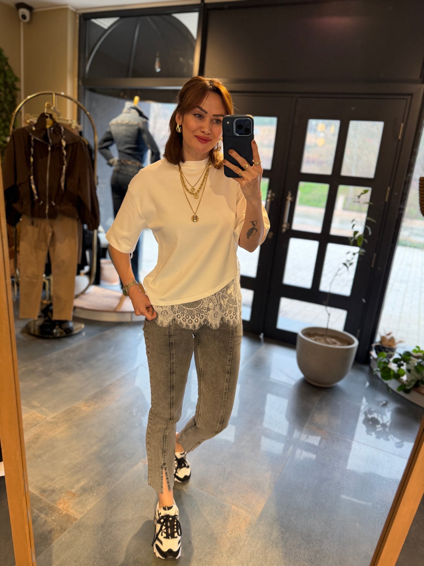 Dantel Etek Uçlu Bluz