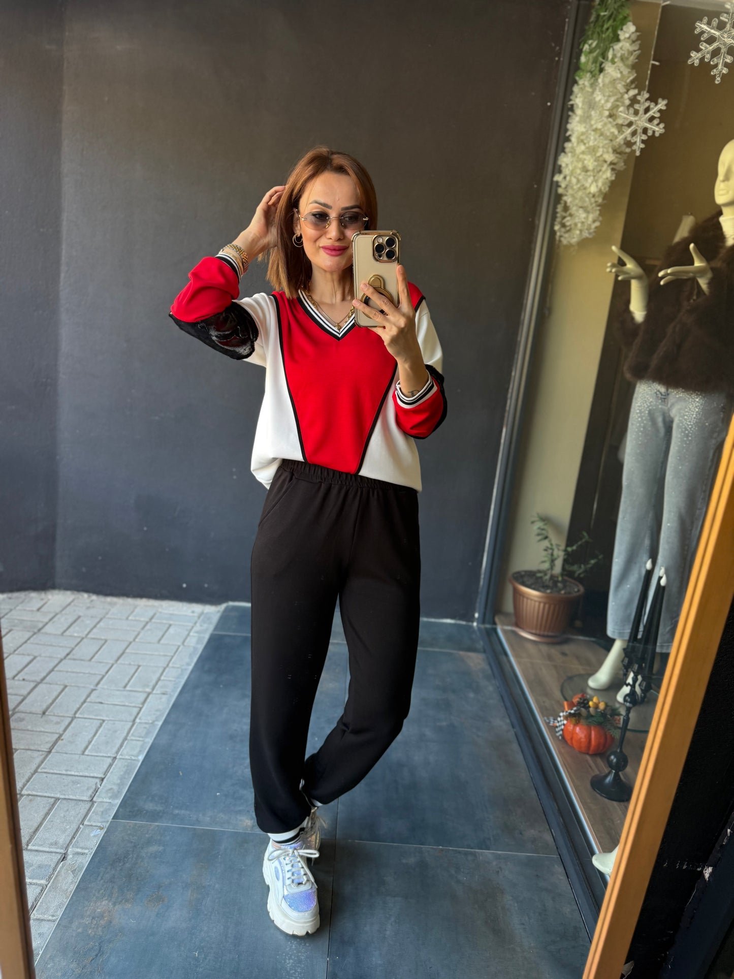 Buka Kırmızı Modal Takım