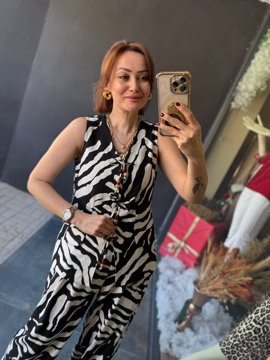 Yakamoz Siyah & Beyaz Keten Takım