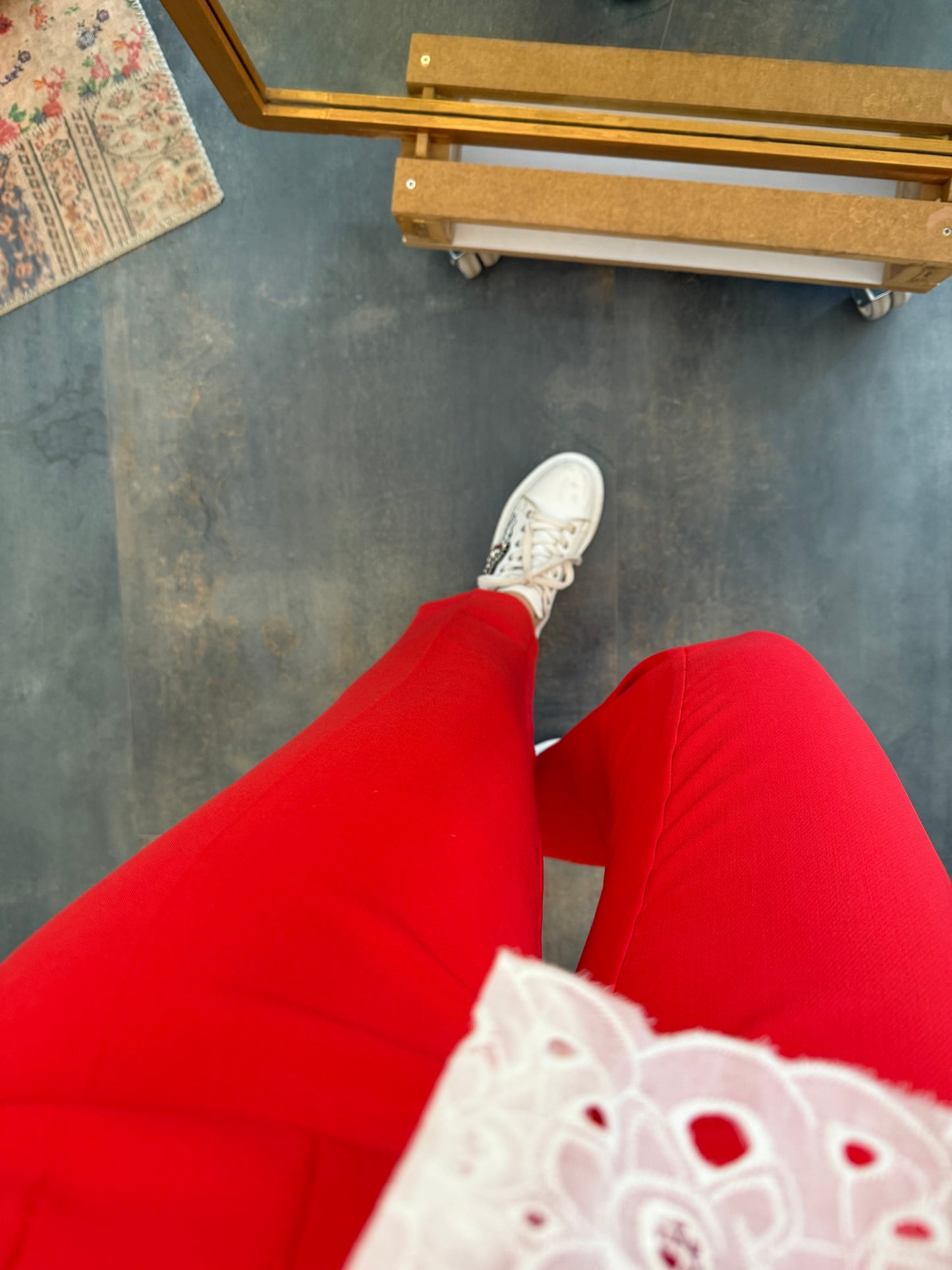 She Kırmızı Pensli Pantolon