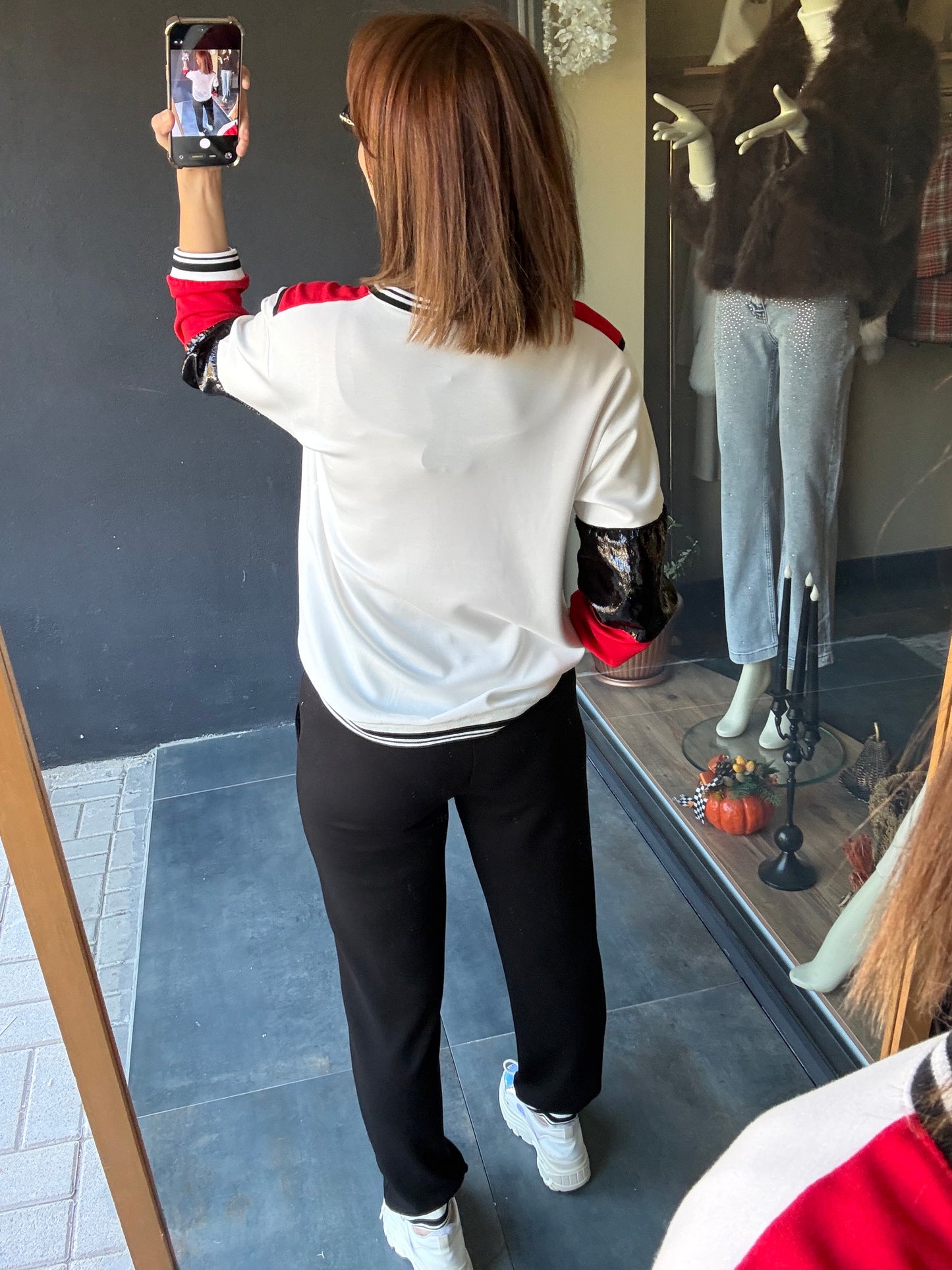 Buka Kırmızı Modal Takım