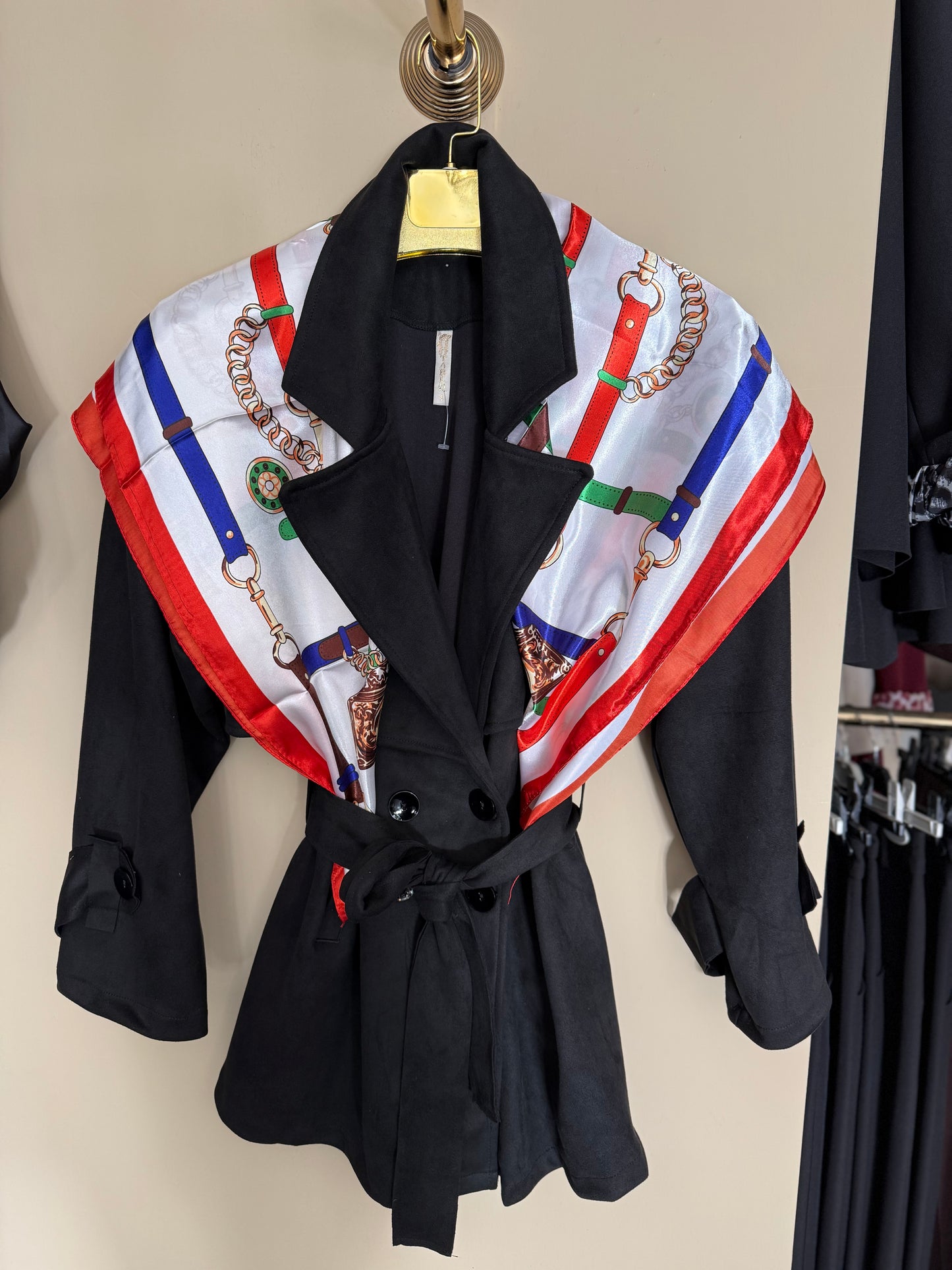 Table Siyah Trenchcoat