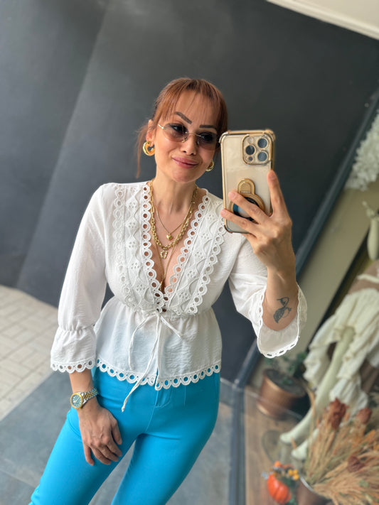 Roza Beyaz Kol Büzgülü Bluz
