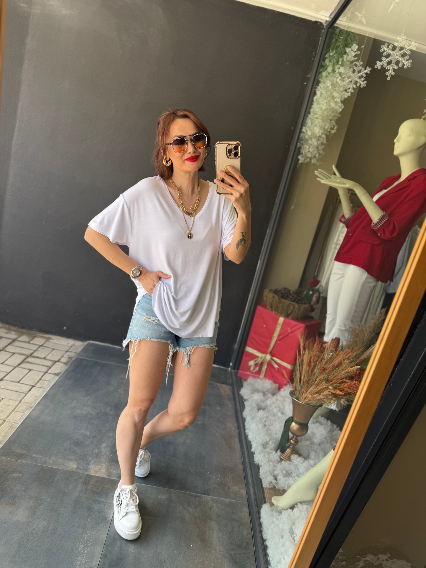 The Secret Beyaz Yuvarlak Yaka Basic