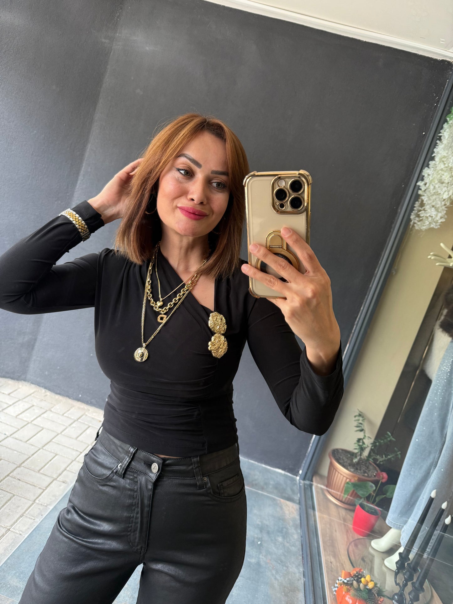 İdeas Siyah Broşlu Bluz