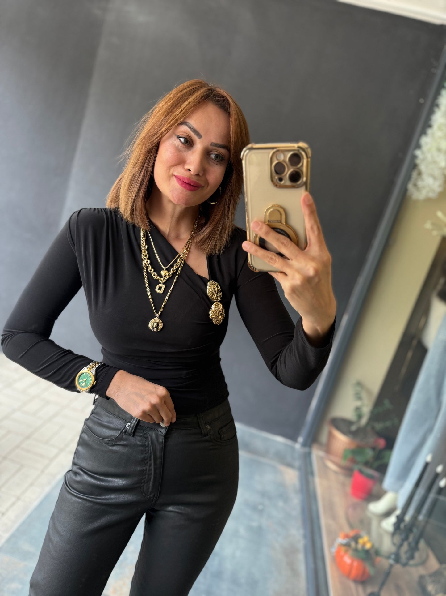 İdeas Siyah Broşlu Bluz