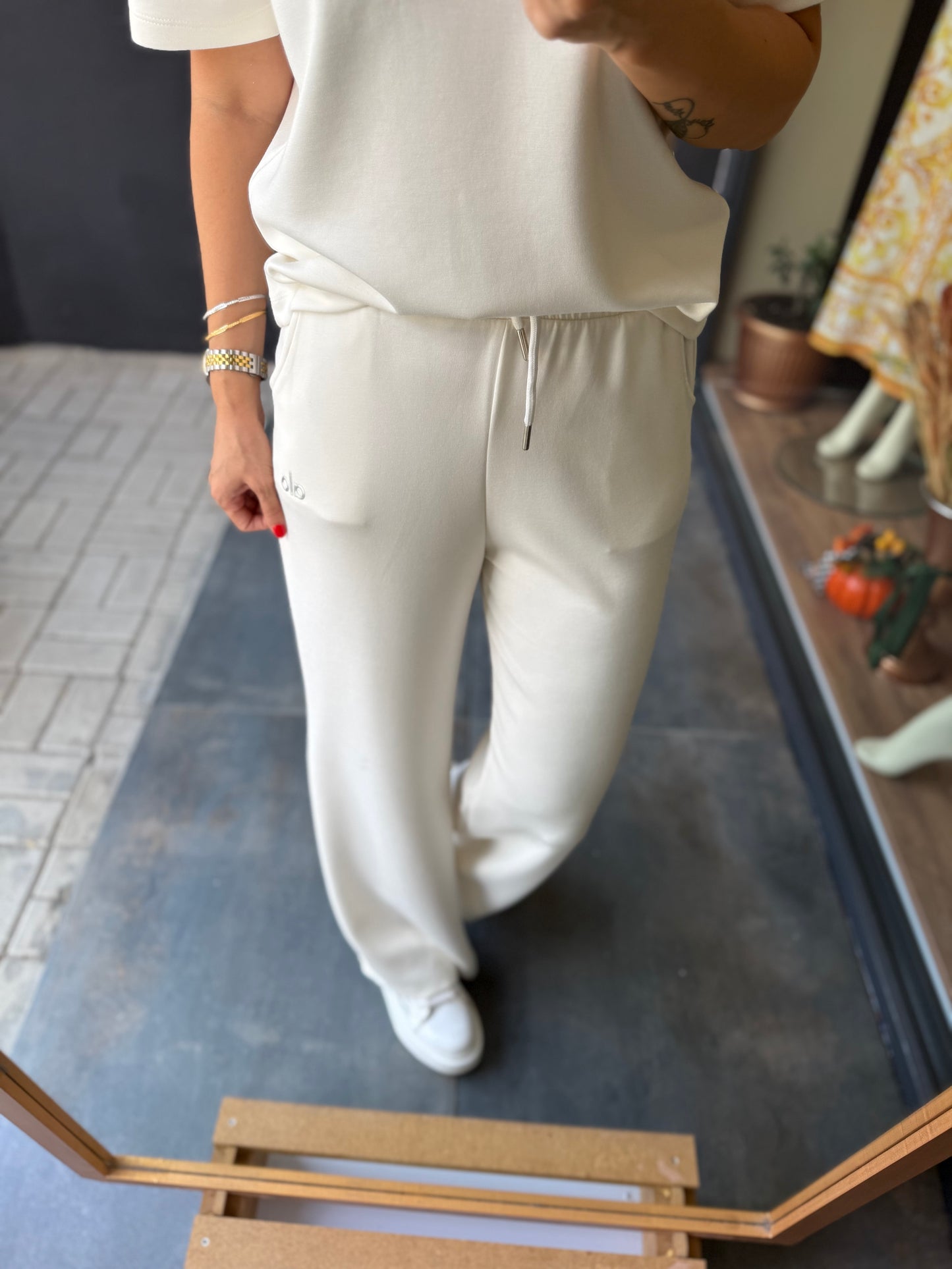 Latest Beyaz Modal Takım