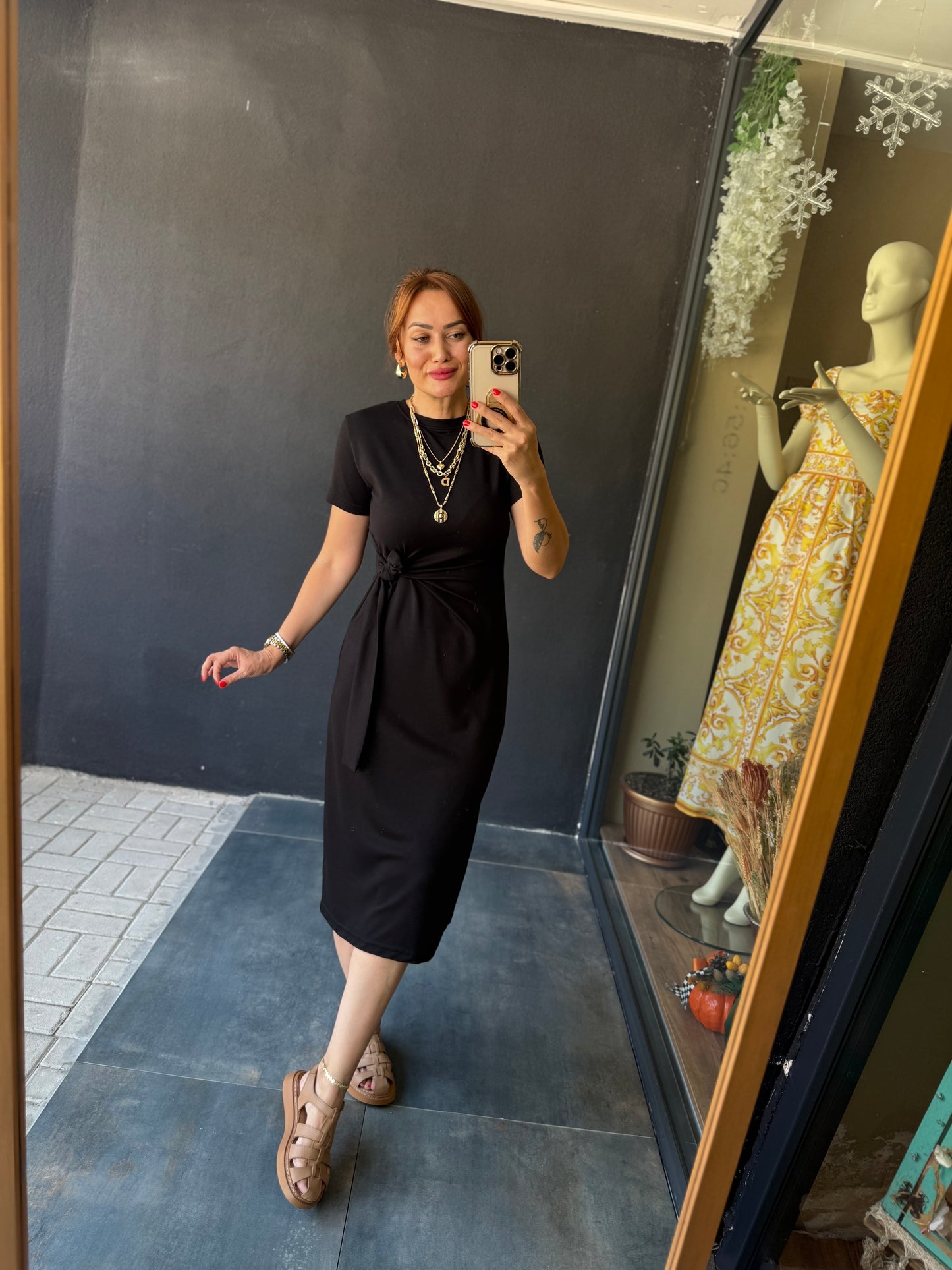 Fragman Modal Siyah Kuşaklı Elbise