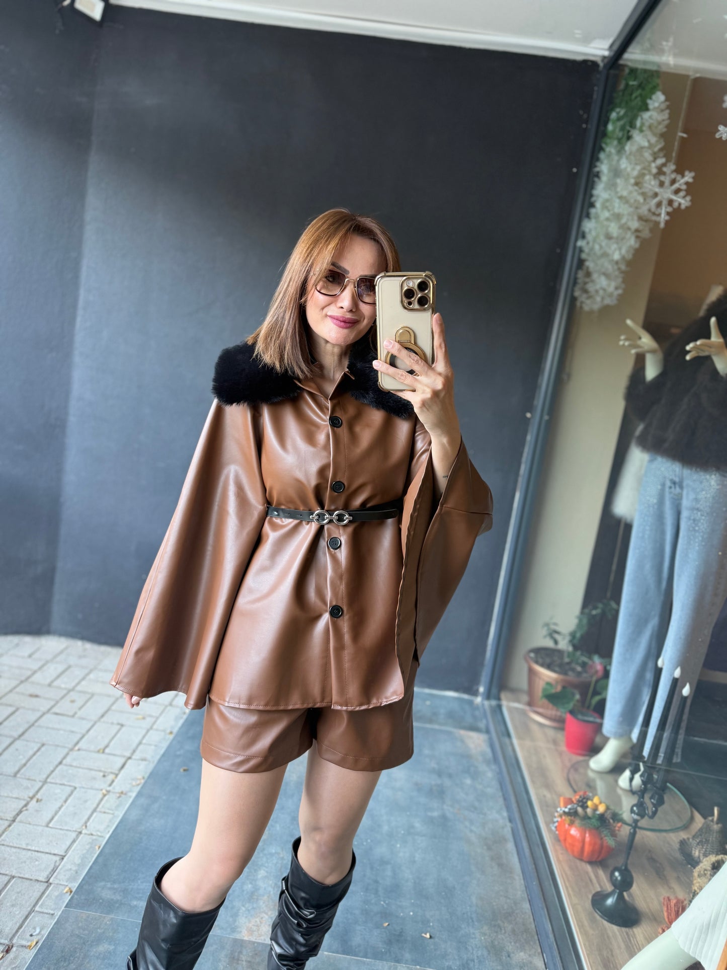 Bolonya Kahve Deri Panço & Şort Takım