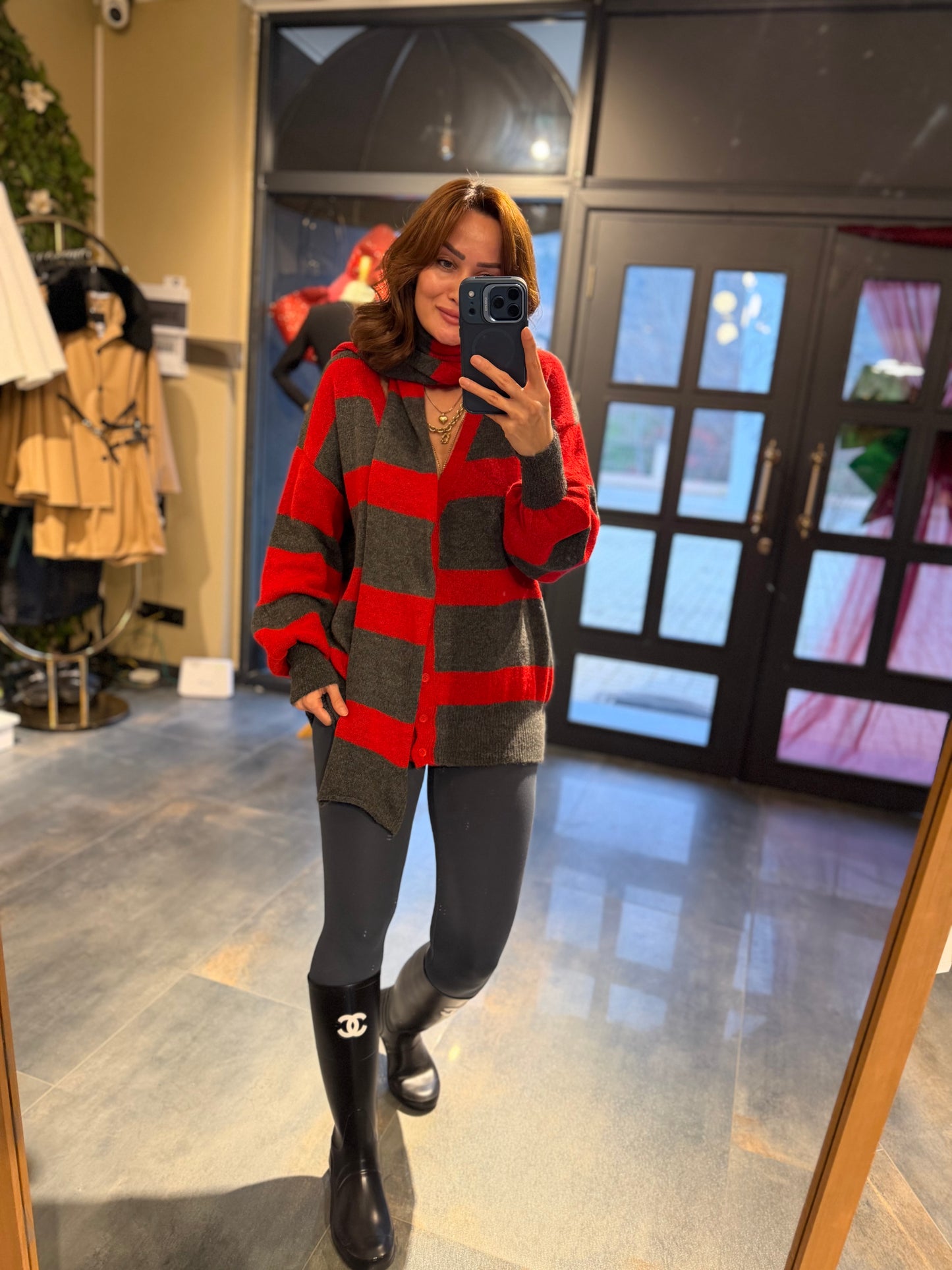 Deka Kırmızı Atkılı Hırka