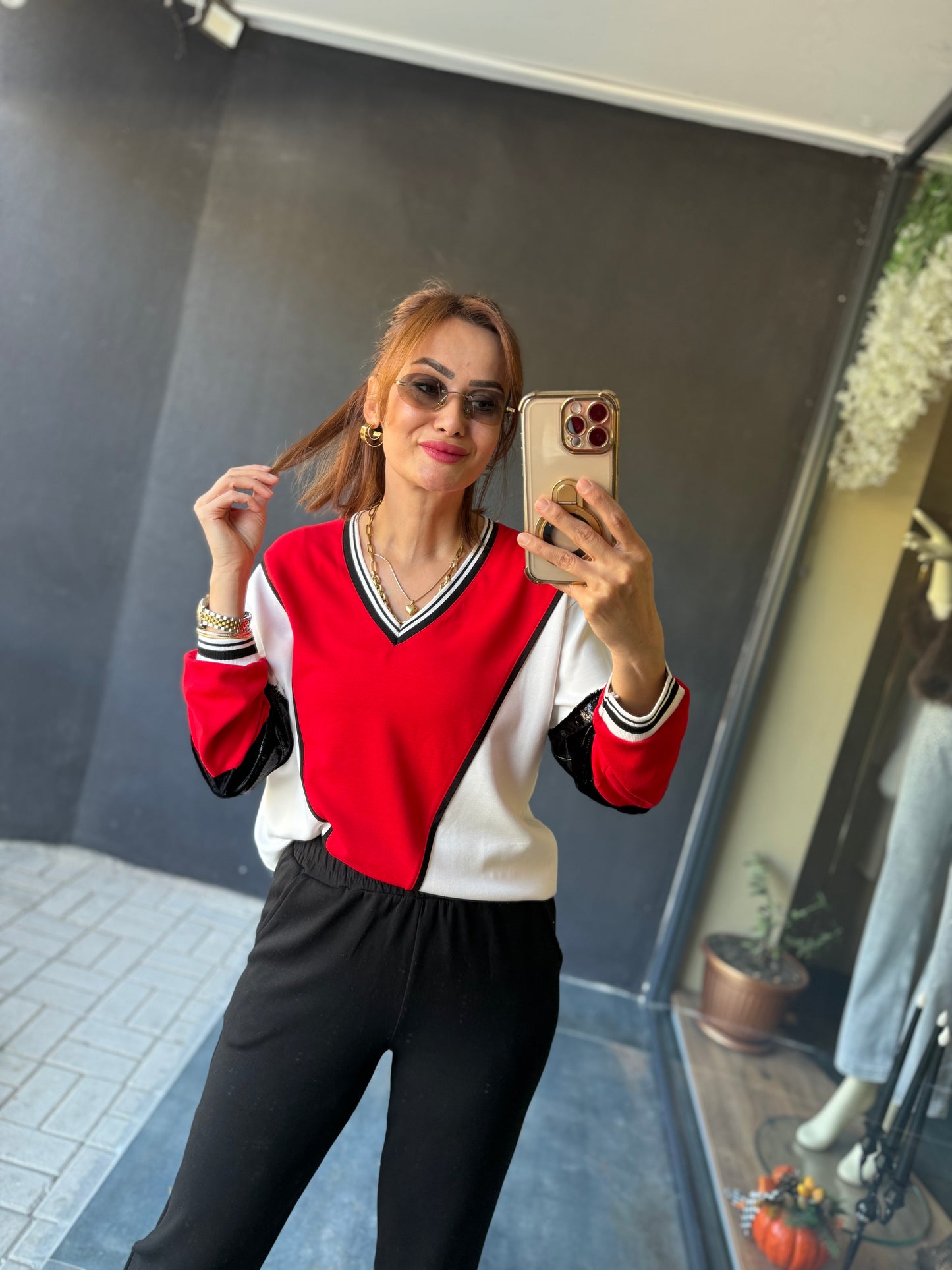 Buka Kırmızı Modal Takım