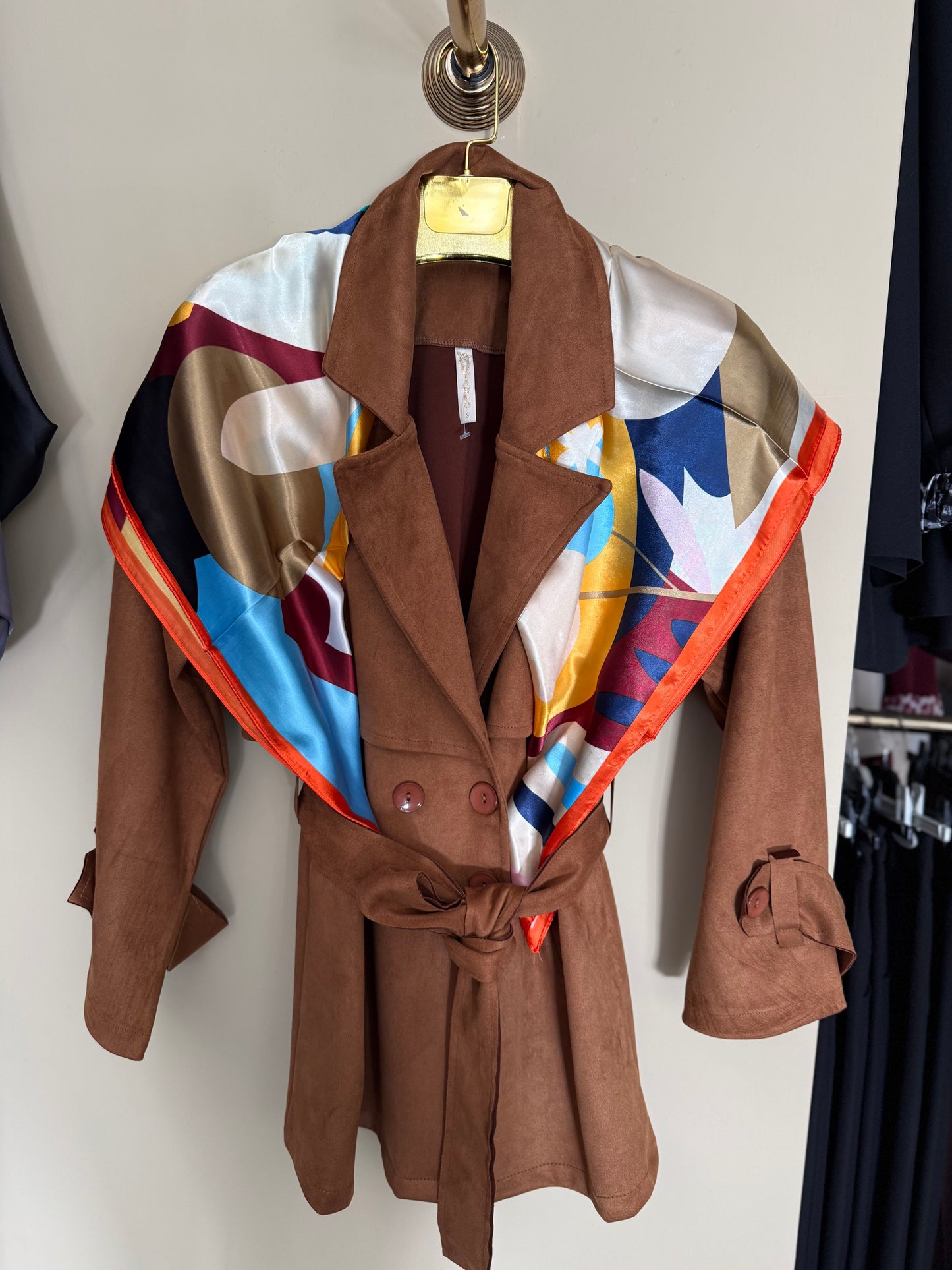 Table Tarçın Trenchcoat