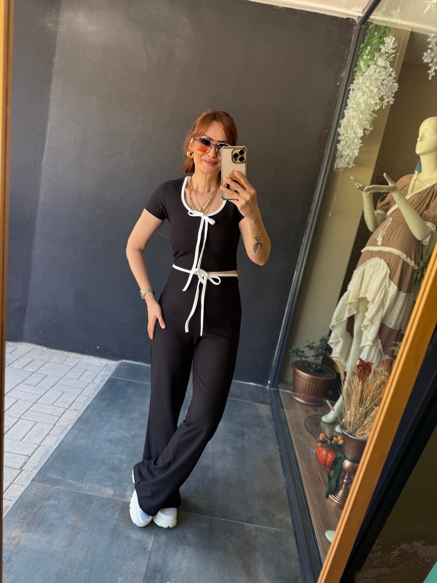 Monica Siyah Sale Takım