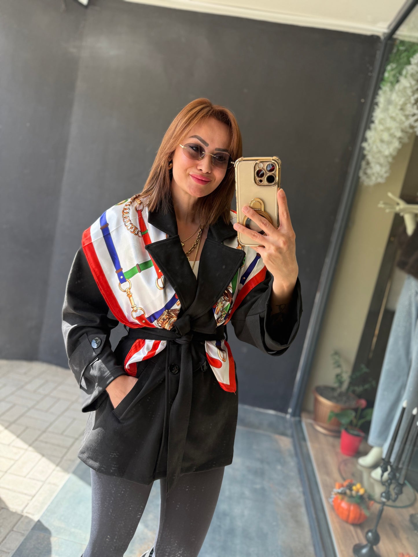 Table Siyah Trenchcoat