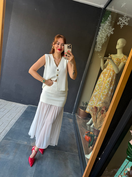 Stil Beyaz Tül Etekli Takım