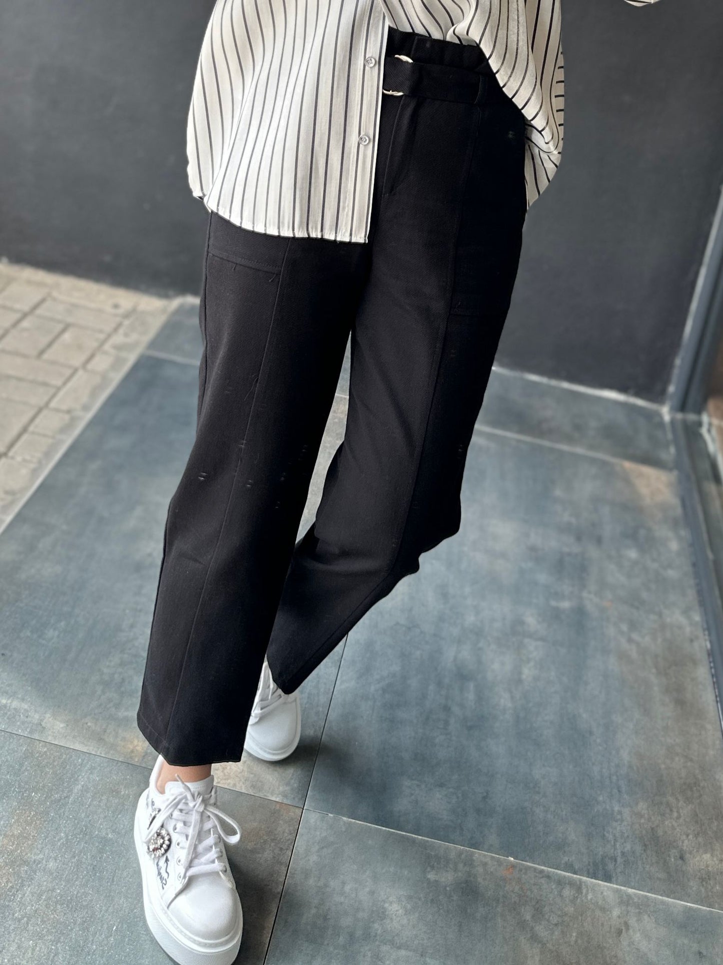 Tosca Siyah Kemerli Pantolon