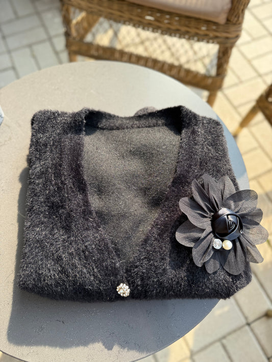 Angeli Broşlu Siyah Kaşmir Hırka