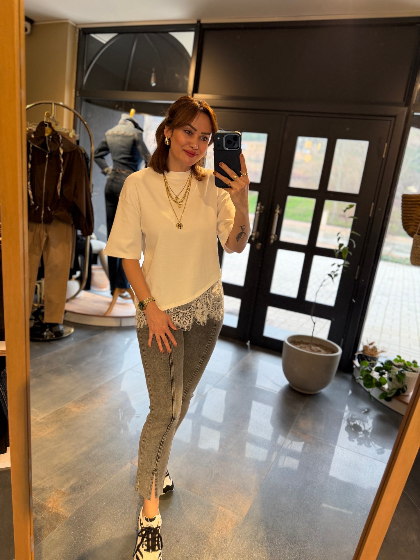 Dantel Etek Uçlu Bluz