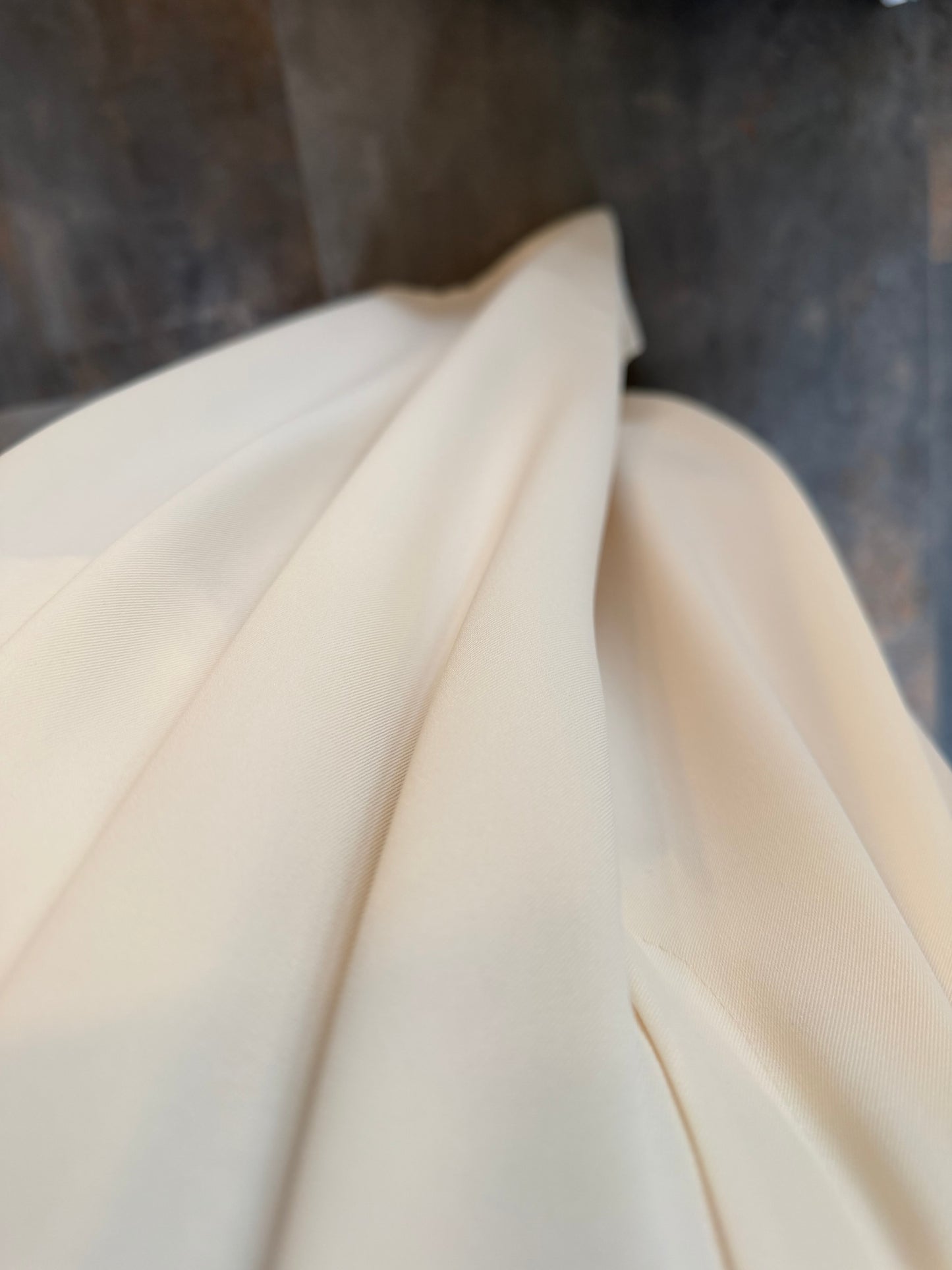 Kylen Beyaz Krep Pileli Pantolon