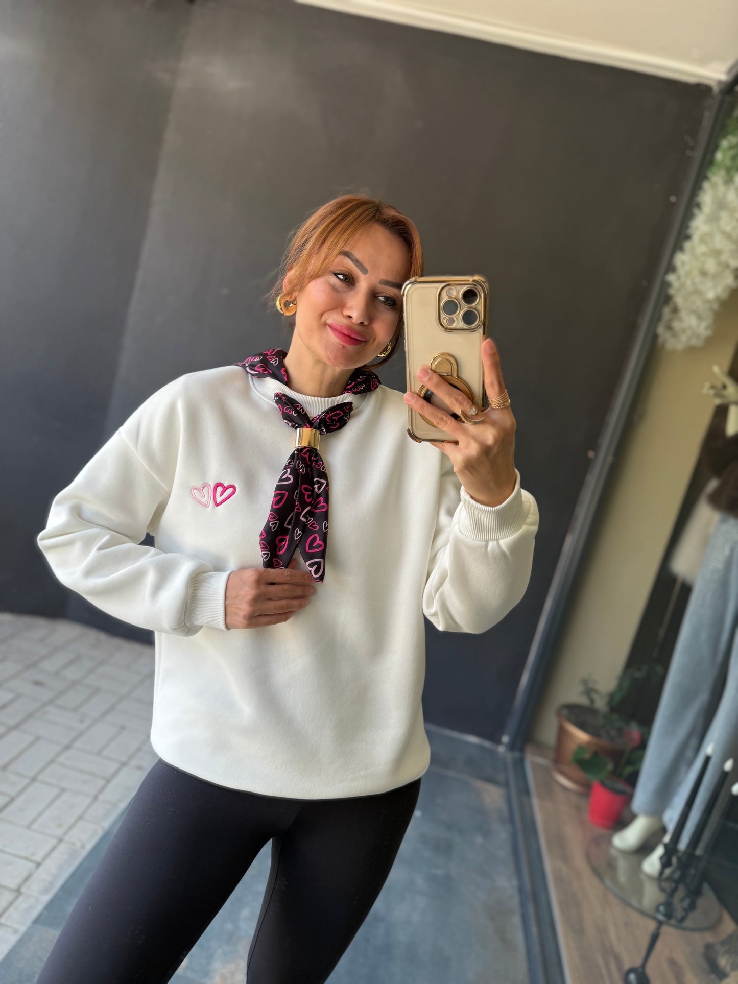 Boho Beyaz Aksesuar Detaylı Sweat