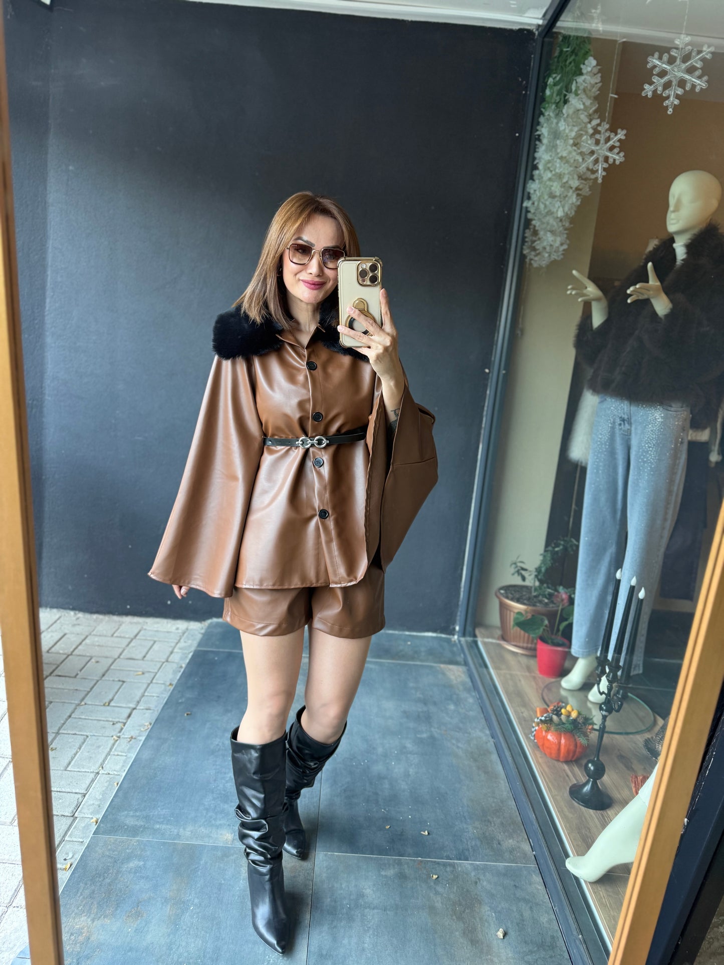 Bolonya Kahve Deri Panço & Şort Takım