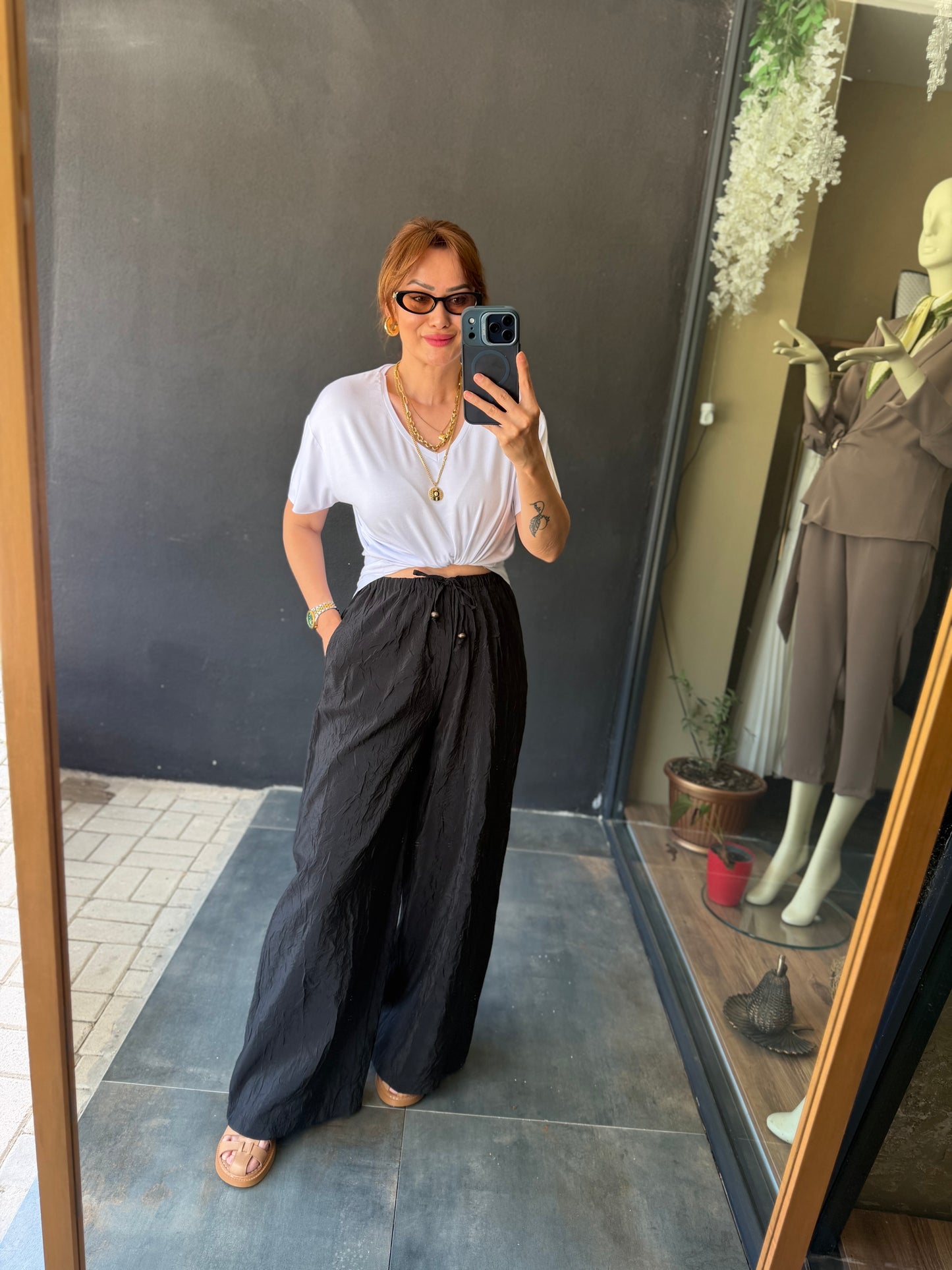 Siyah Palazzo & T-Shirt Kombin