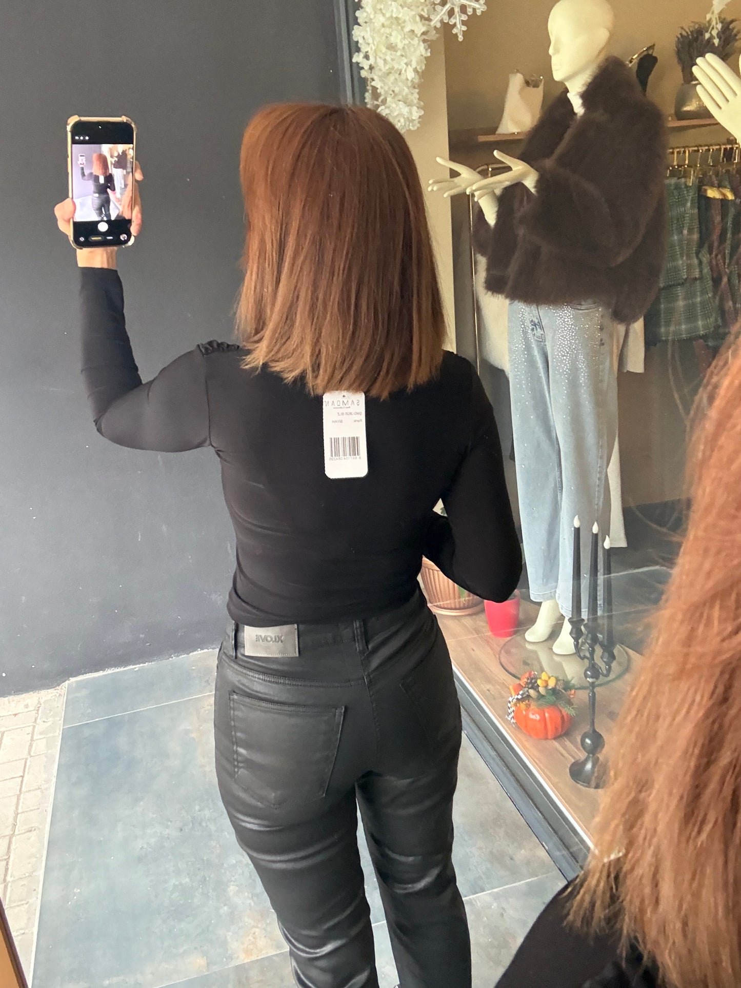 İdeas Siyah Broşlu Bluz