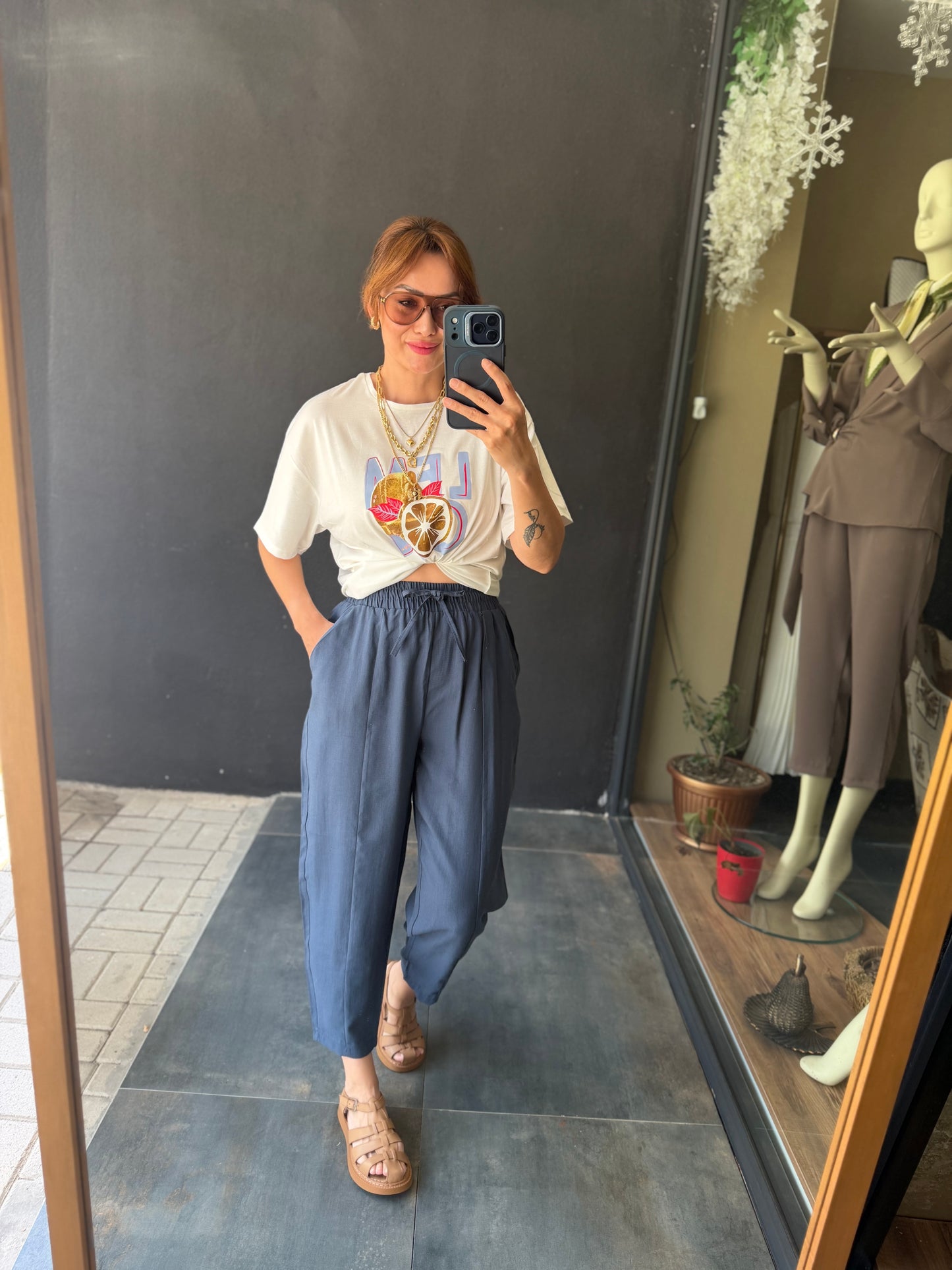 Mavi Tensel Havuç Pantolon & T-Shirt Kombin