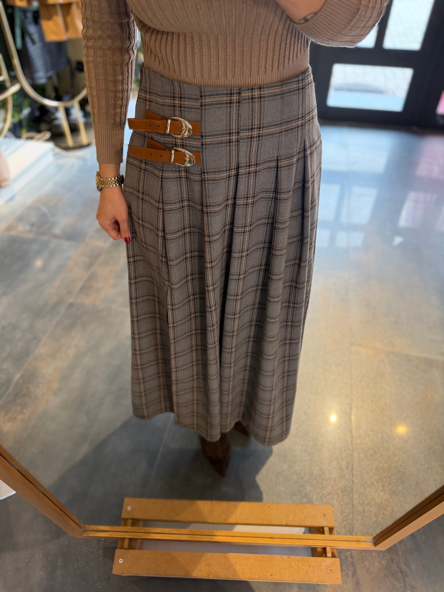 Cream Ekose Yırtmaçlı Etek