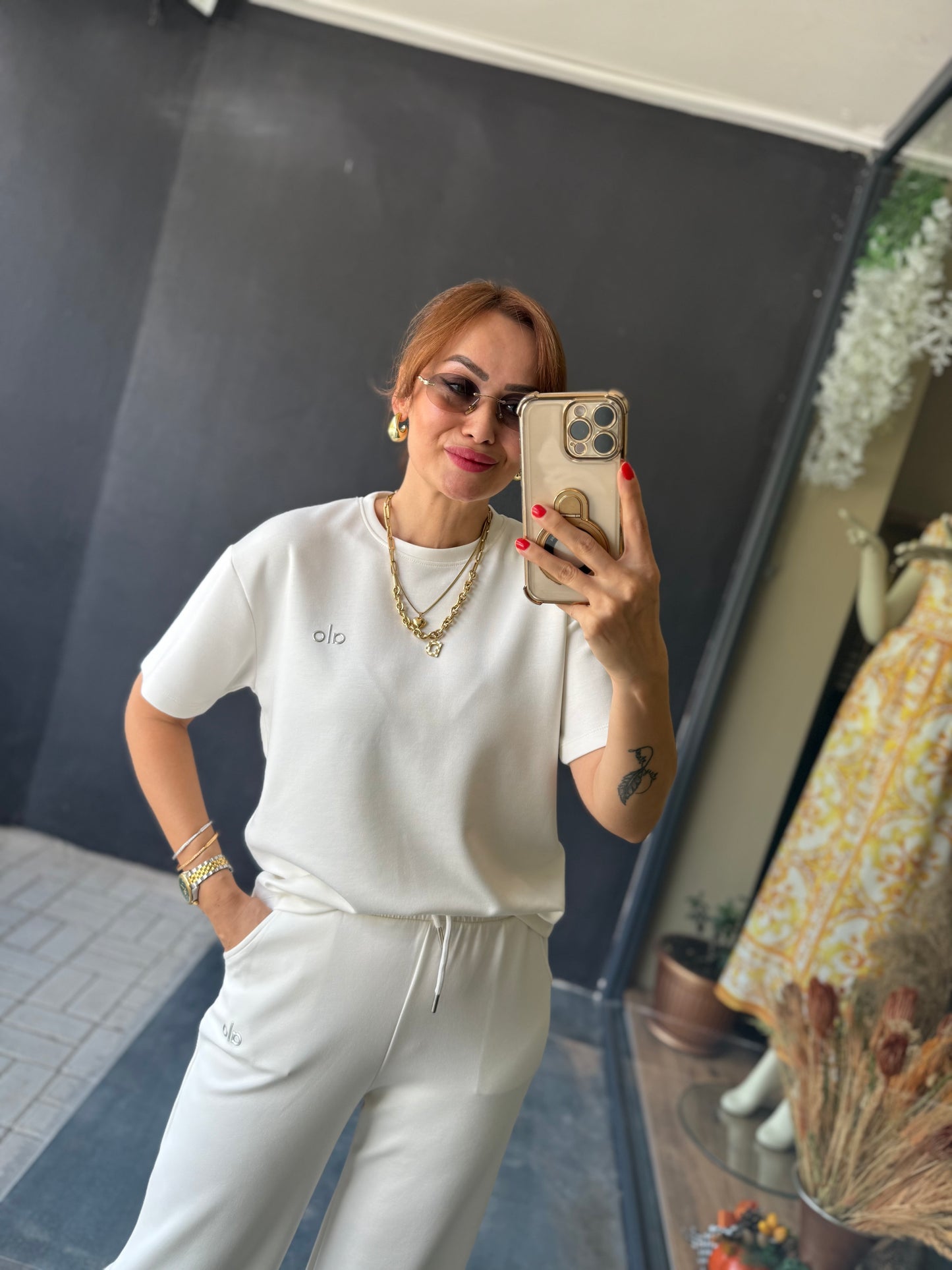 Latest Beyaz Modal Takım