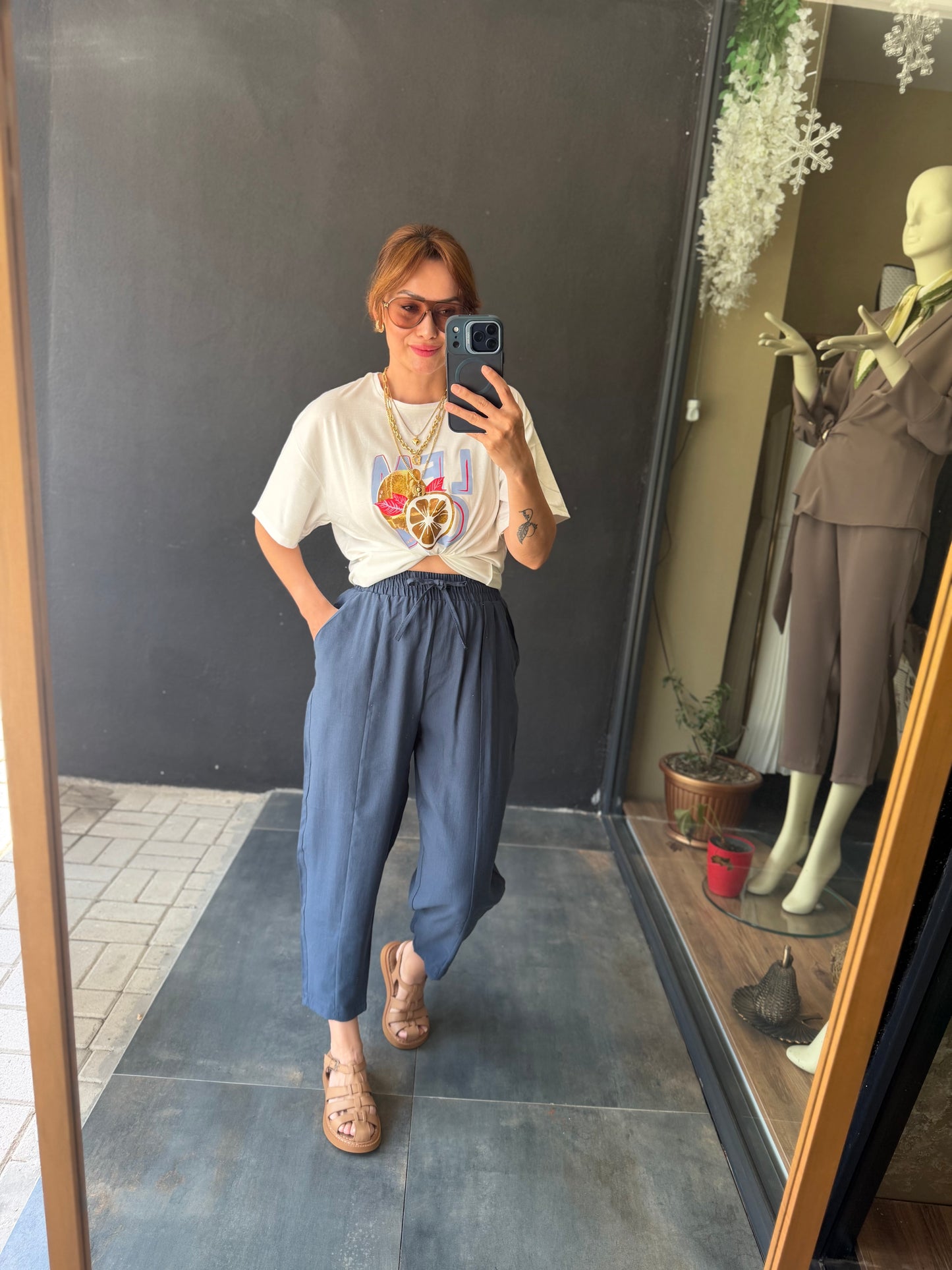 Mavi Tensel Havuç Pantolon & T-Shirt Kombin