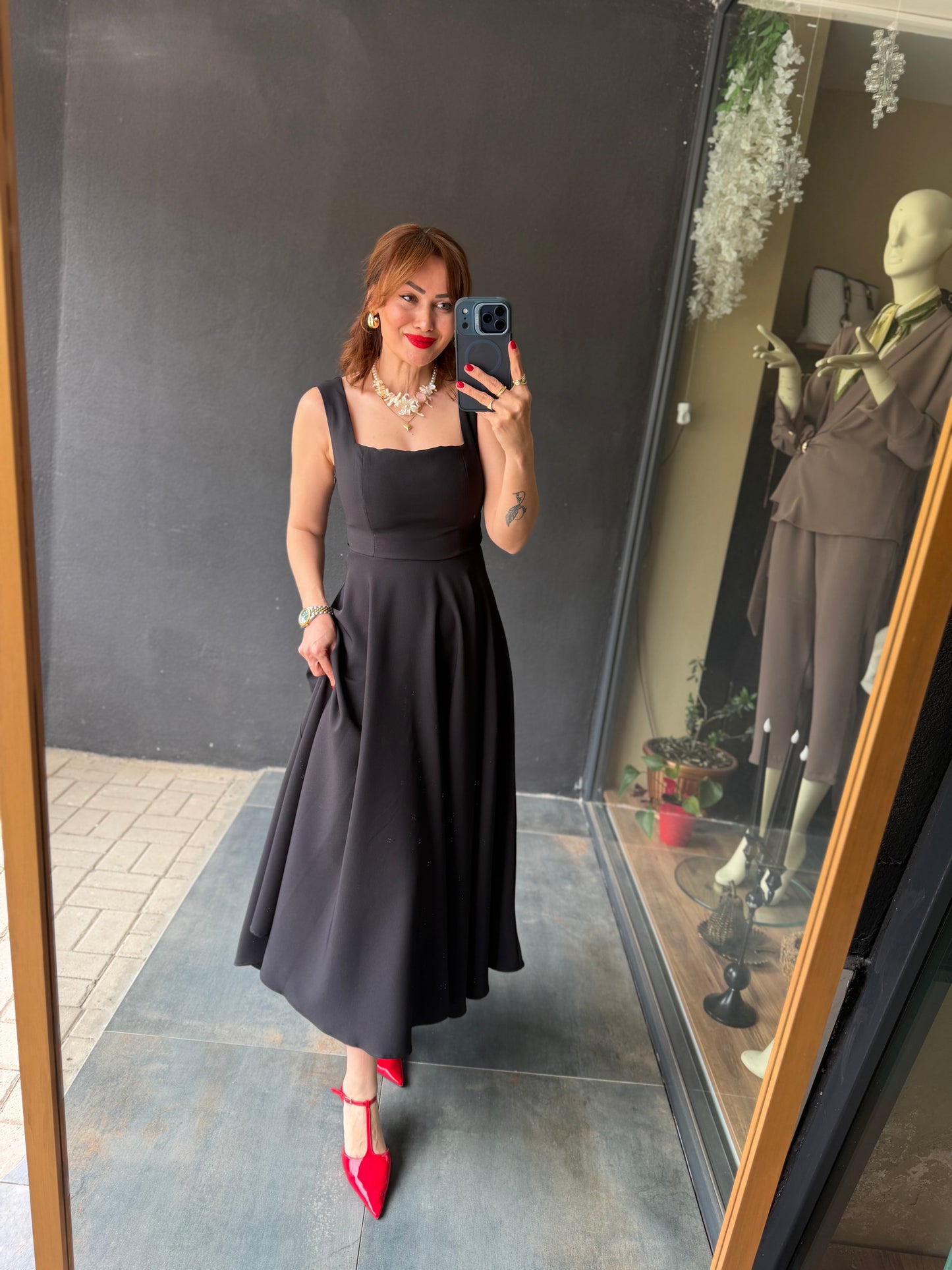 Mathilda Siyah Midi Elbise