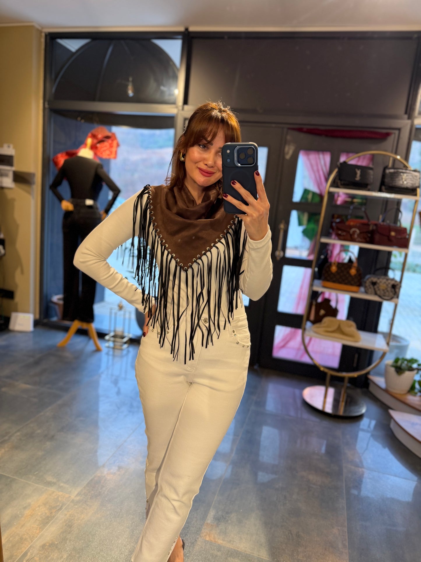 Kahve Püsküllü Boyunluk