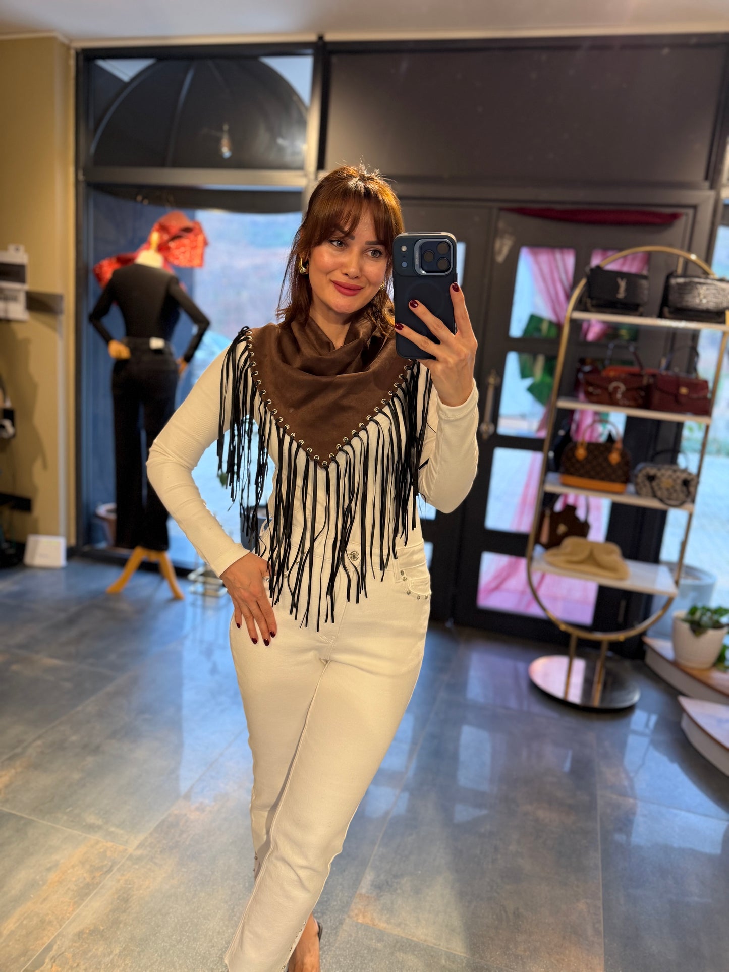 Kahve Püsküllü Boyunluk