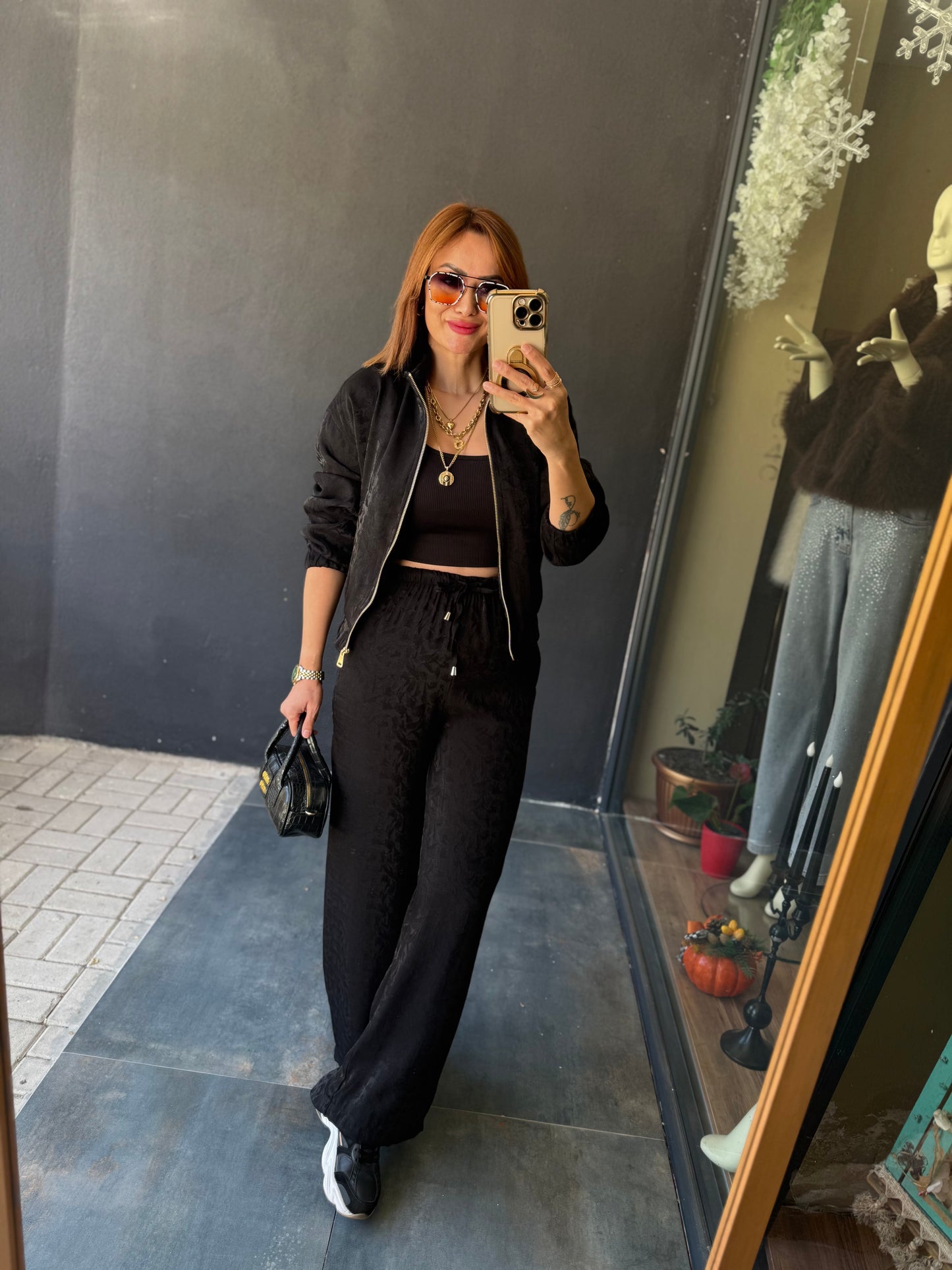 Sagomi Siyah Desenli Takım