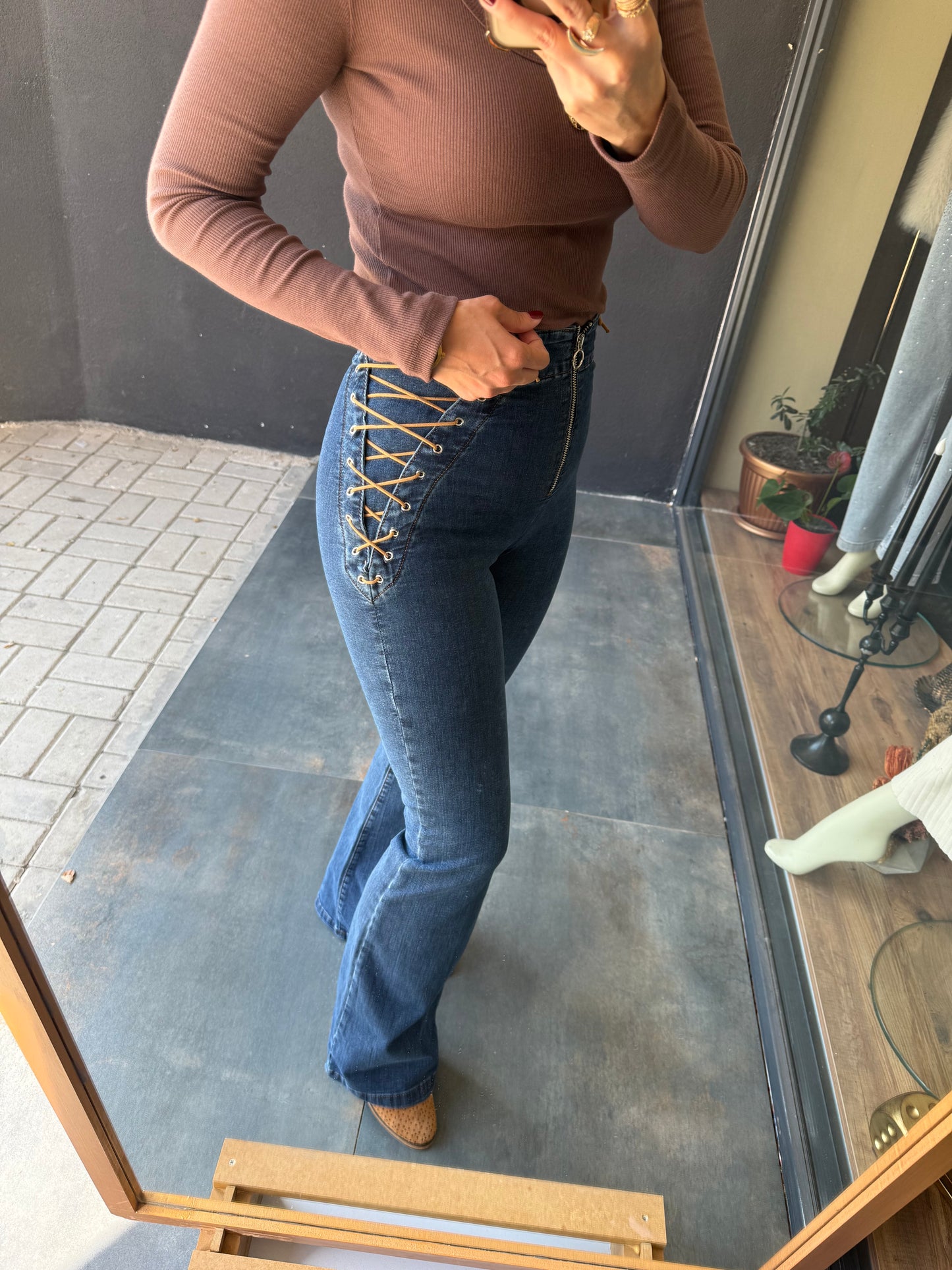 Xlove Toparlayıcı Yan Bağcıklı Mavi Jean