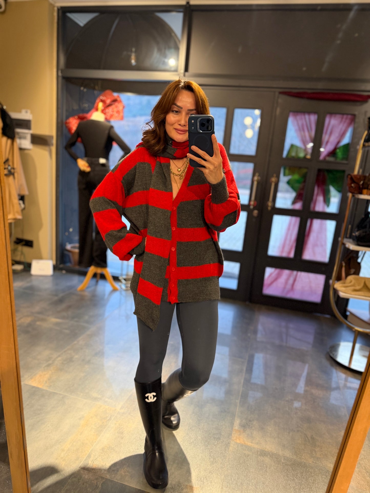 Deka Kırmızı Atkılı Hırka